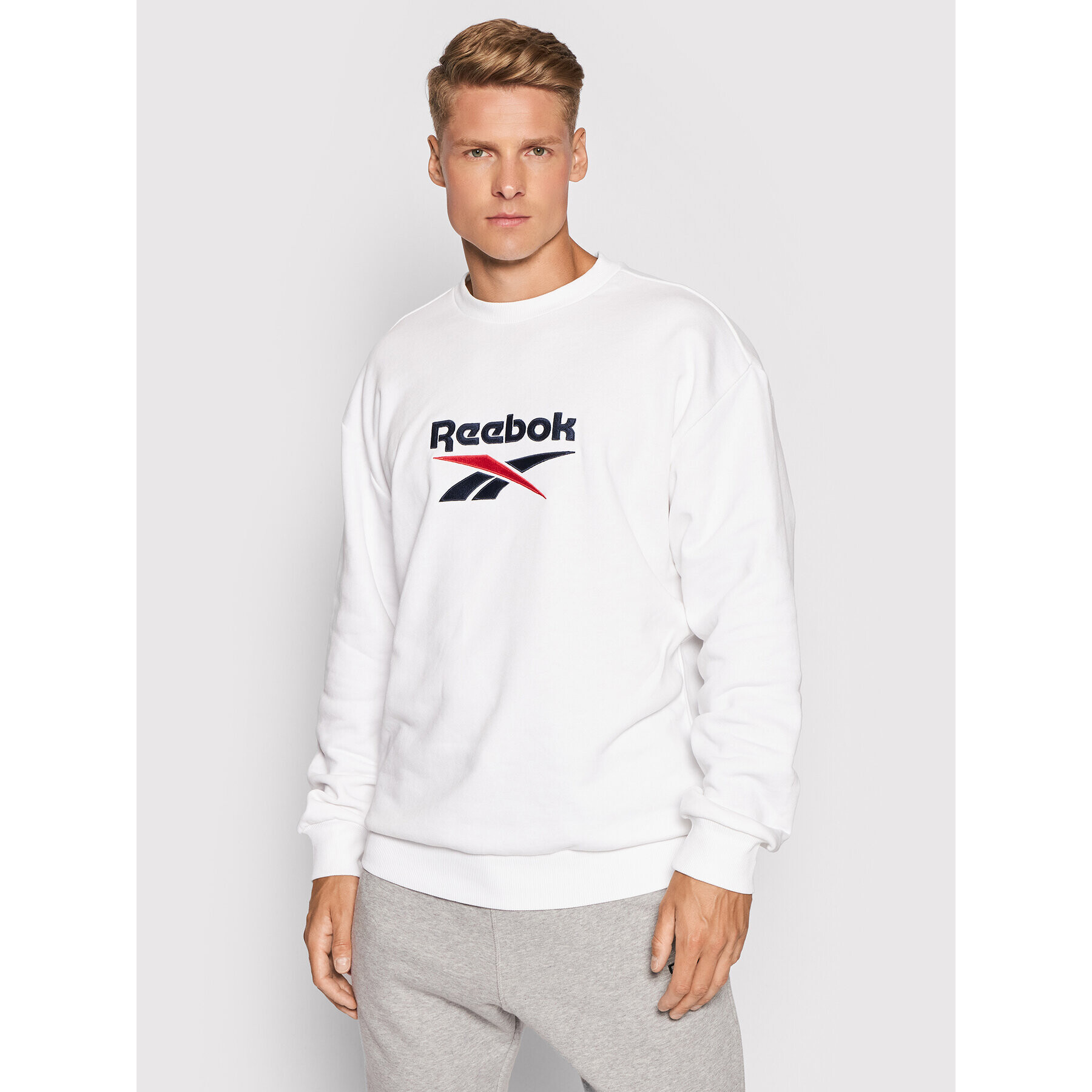 Reebok Суитшърт Classics Vector GS9130 Бял Oversize - Pepit.bg