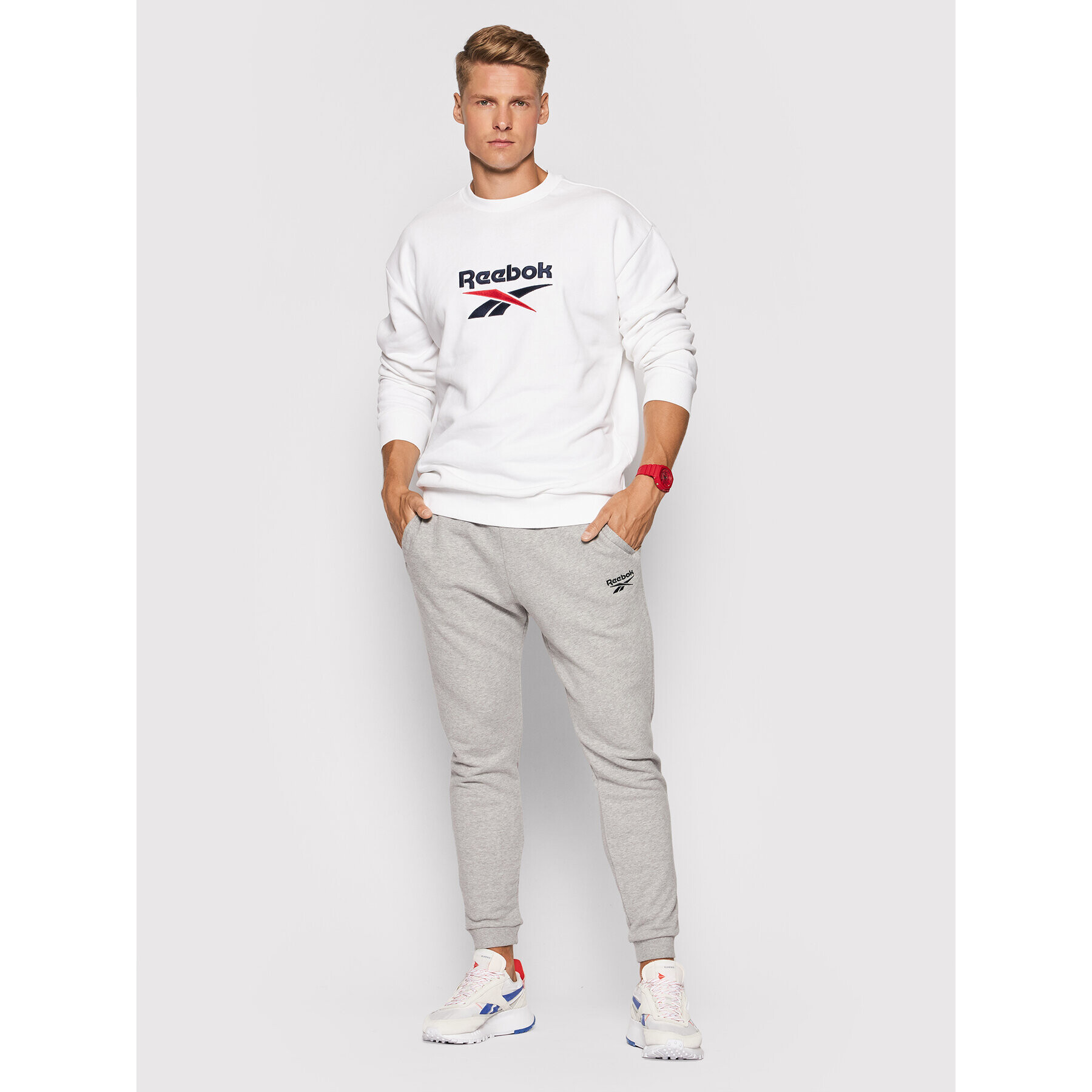 Reebok Суитшърт Classics Vector GS9130 Бял Oversize - Pepit.bg