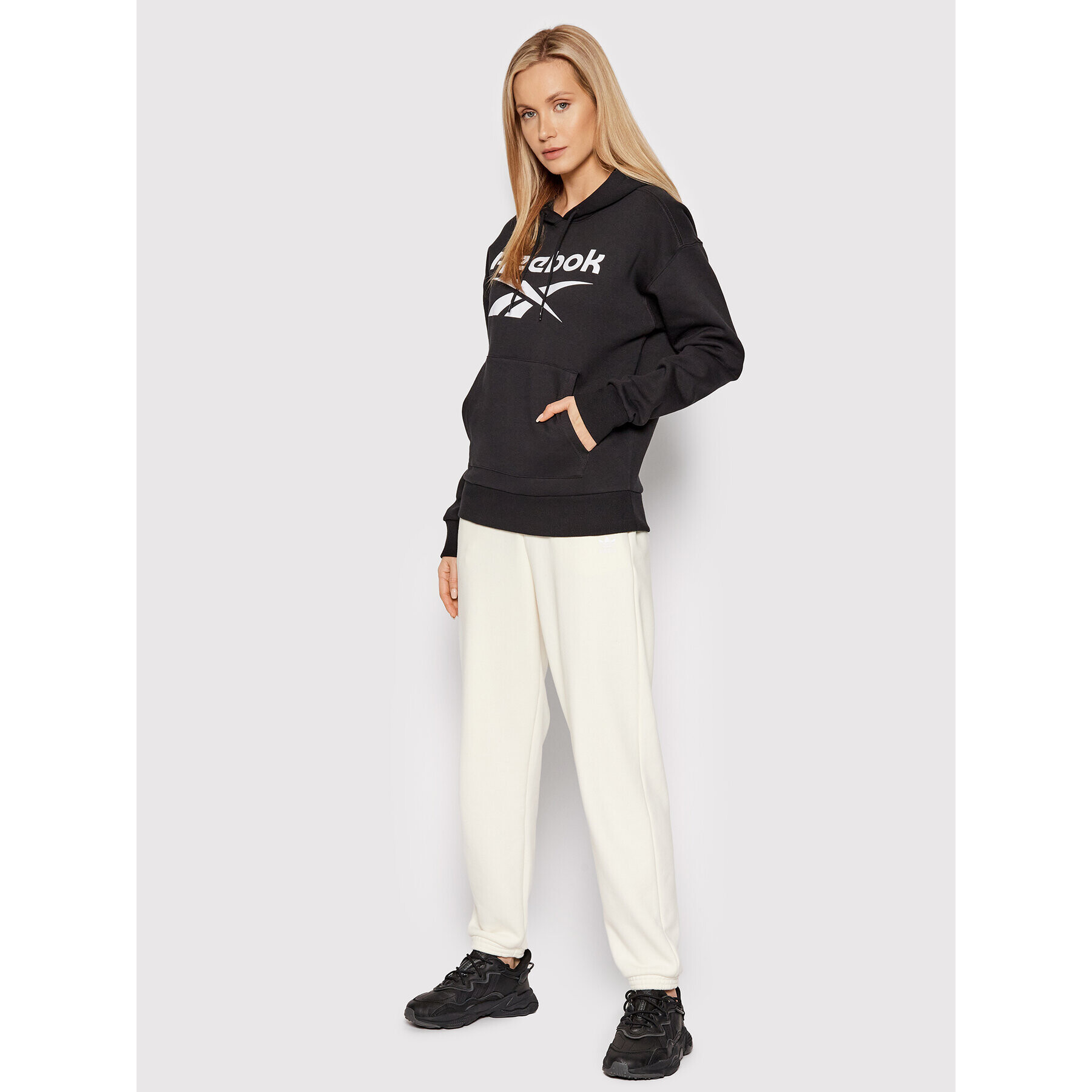 Reebok Суитшърт GS9392 Черен Oversize - Pepit.bg