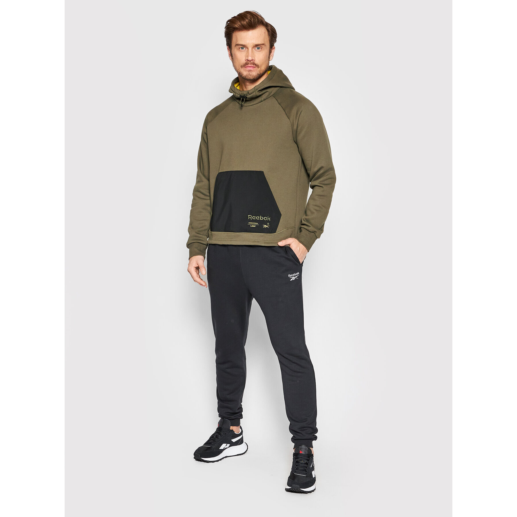 Reebok Суитшърт H54405 Зелен Relaxed Fit - Pepit.bg