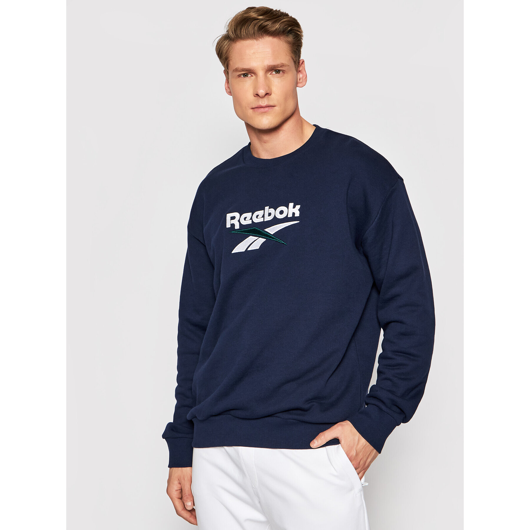 Reebok Classic Суитшърт Vector GU3882 Тъмносин Oversize - Pepit.bg