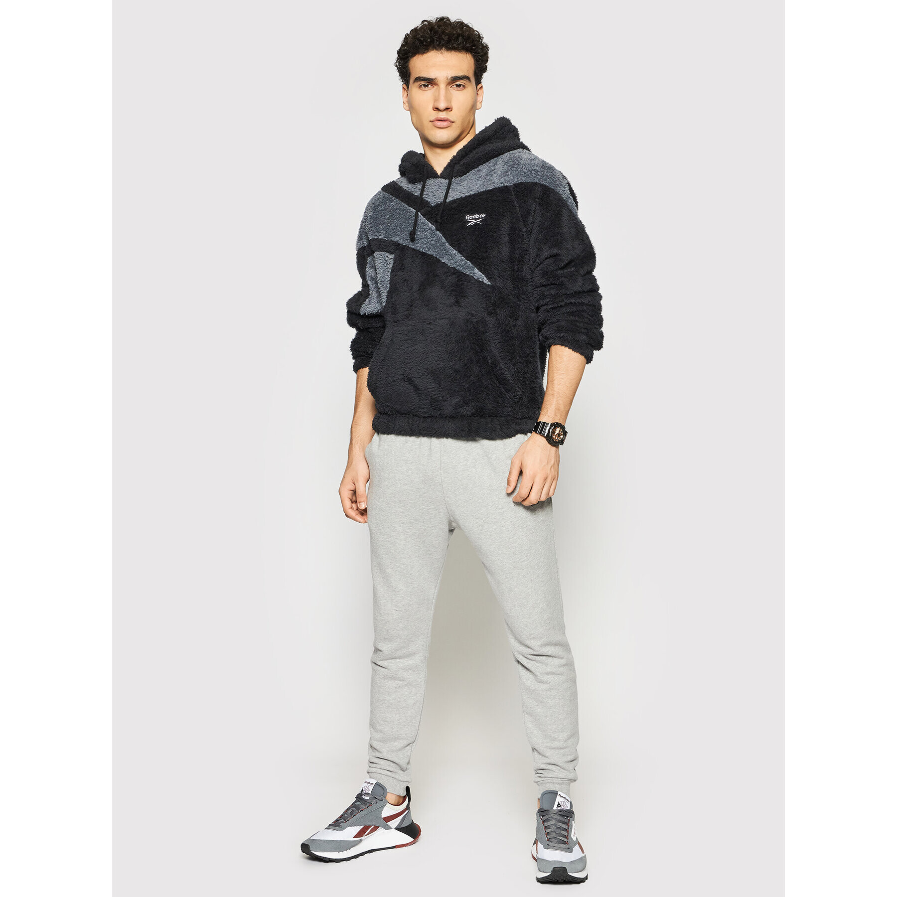 Reebok Classic Суитшърт Vector Sherpa GV3484 Черен Regular Fit - Pepit.bg