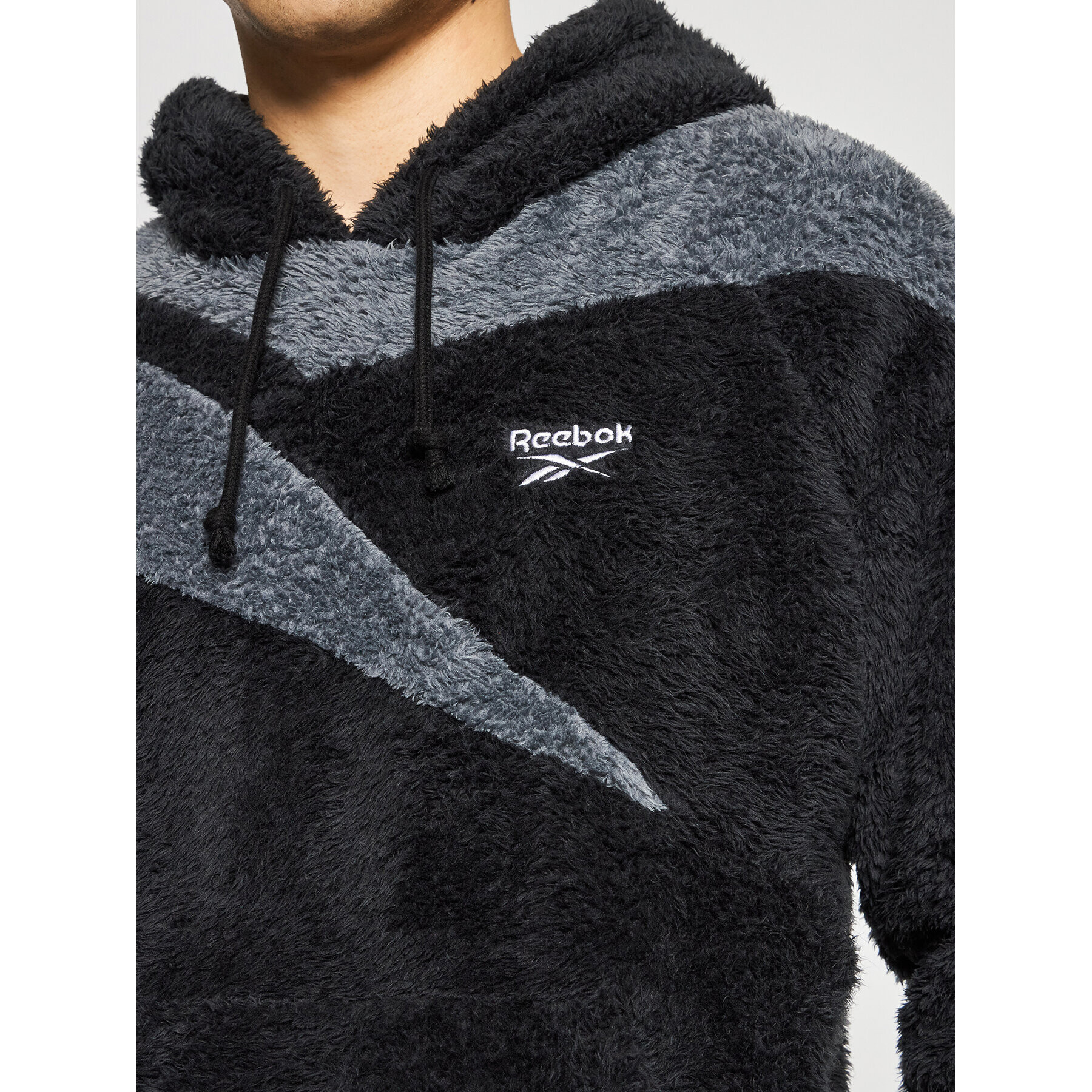 Reebok Classic Суитшърт Vector Sherpa GV3484 Черен Regular Fit - Pepit.bg