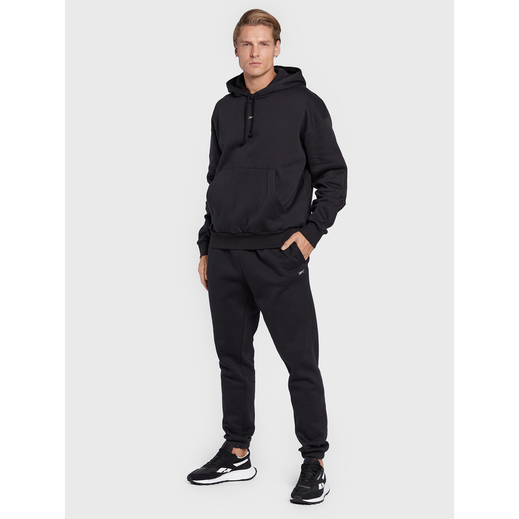 Reebok Classic Суитшърт Wardrobe Essentials HM3120 Черен Loose Fit - Pepit.bg