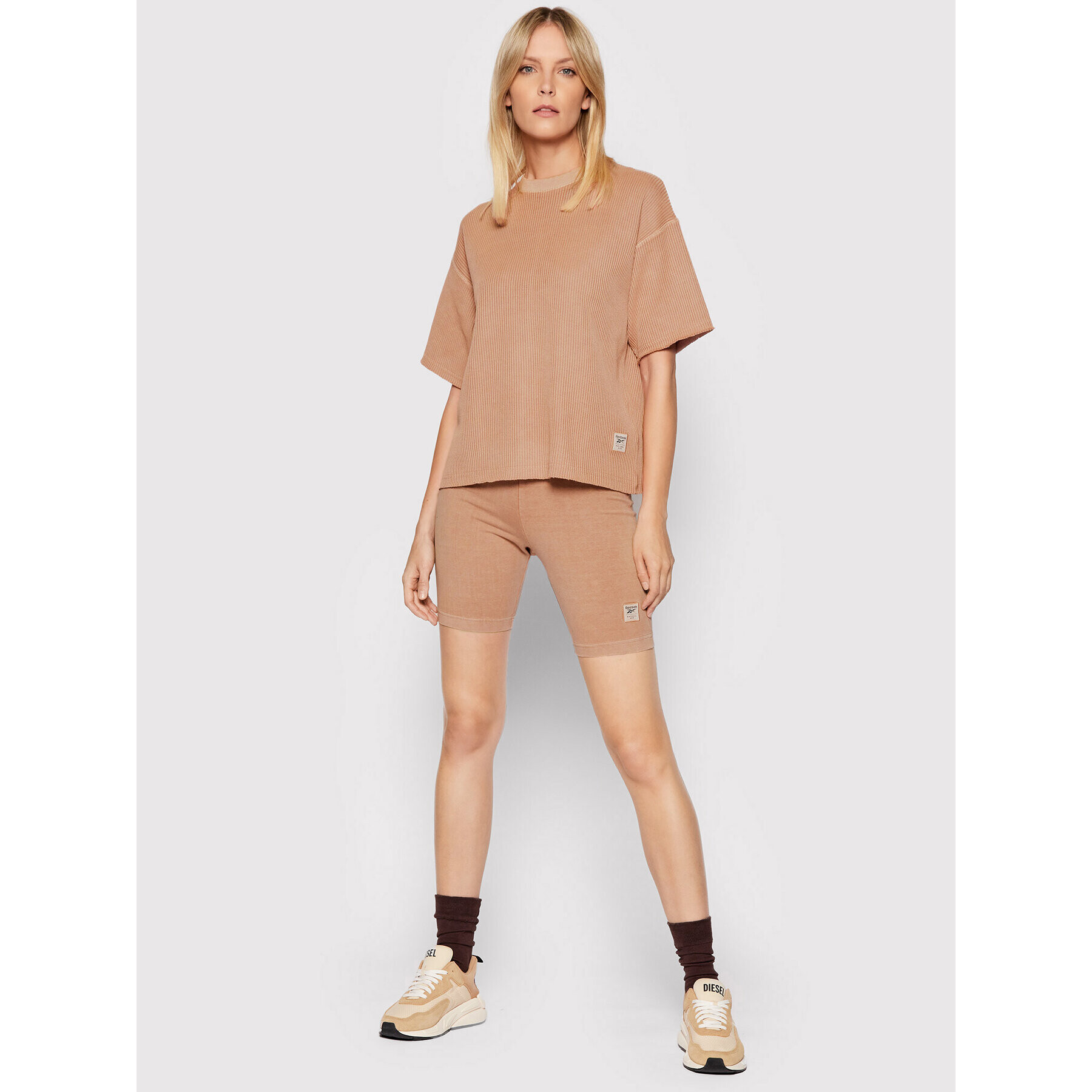 Reebok Тишърт Classics Natural Dye H49291 Кафяв Oversize - Pepit.bg