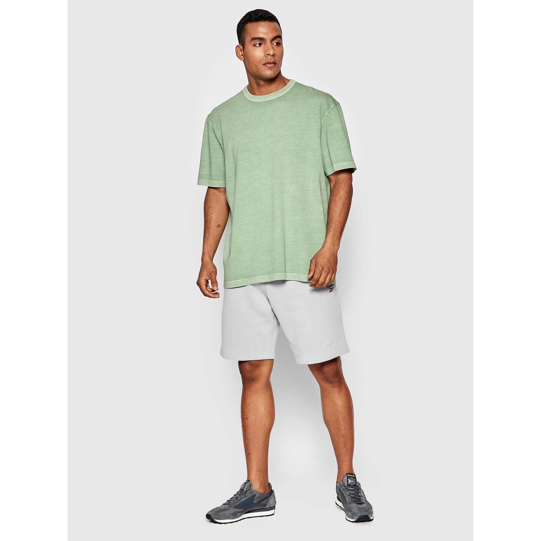 Reebok Тишърт Classics Natural Dye H54440 Зелен Oversize - Pepit.bg