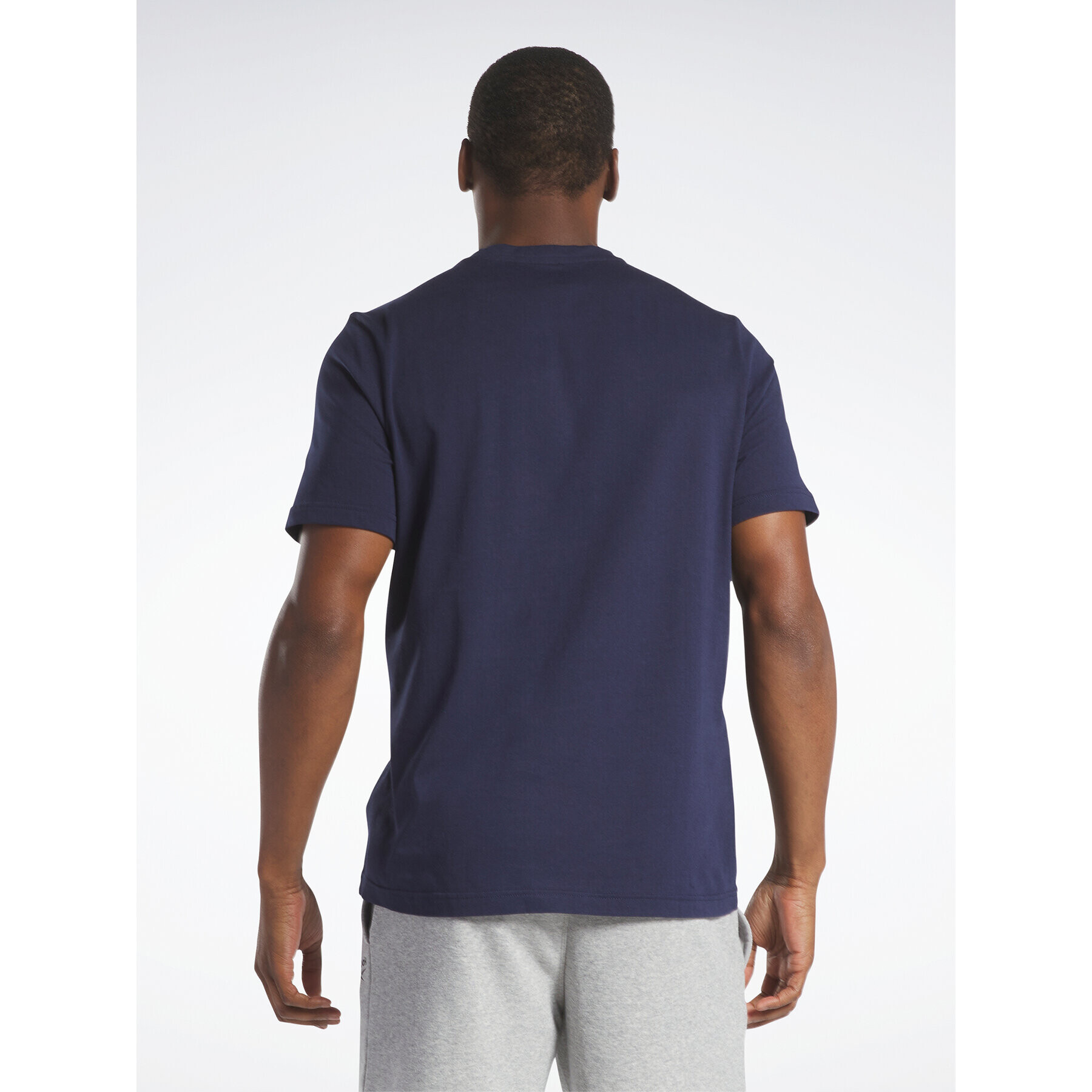 Reebok Тишърт Graphic Series HS4886 Тъмносин Regular Fit - Pepit.bg