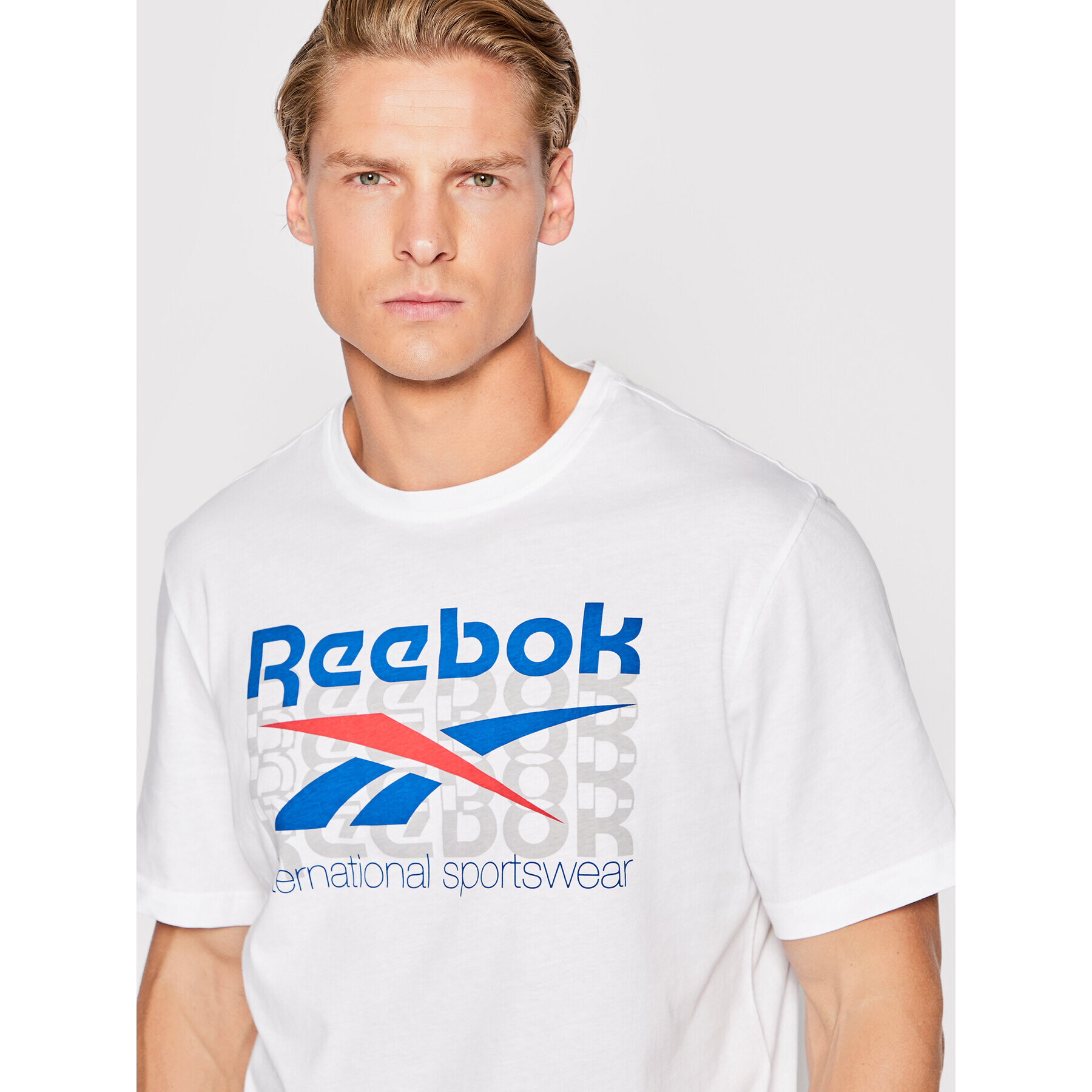 Reebok Тишърт Graphic Series HT5851 Бял Regular Fit - Pepit.bg