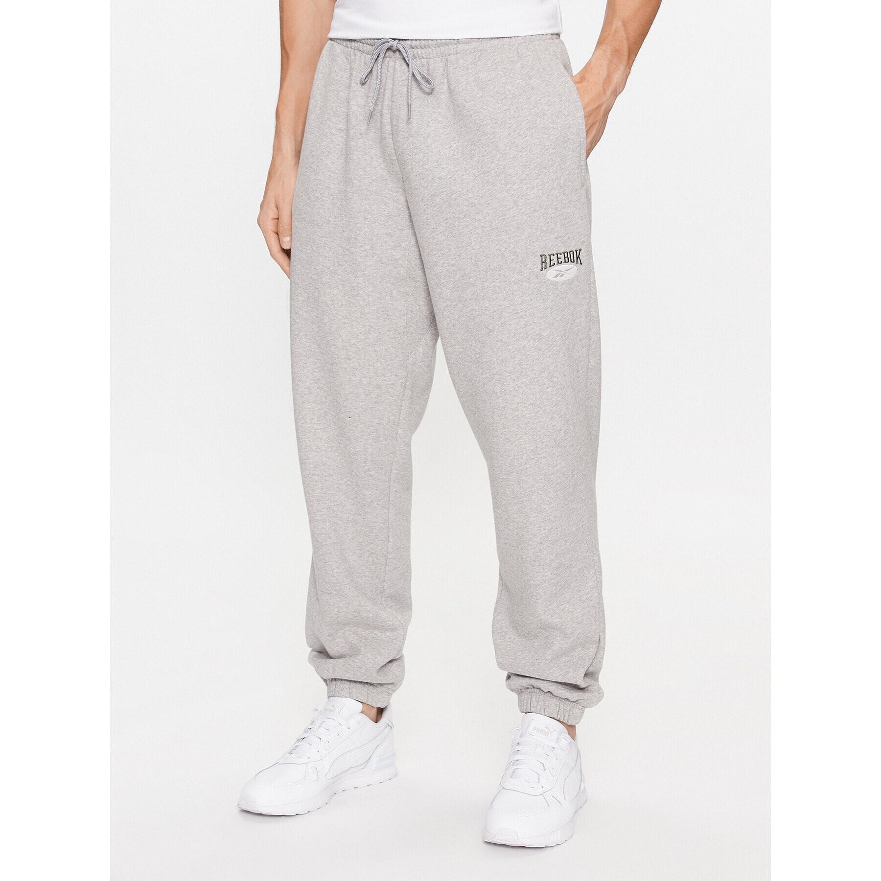 Reebok Долнище анцуг Archive Essentials IM1535 Сив Regular Fit - Pepit.bg