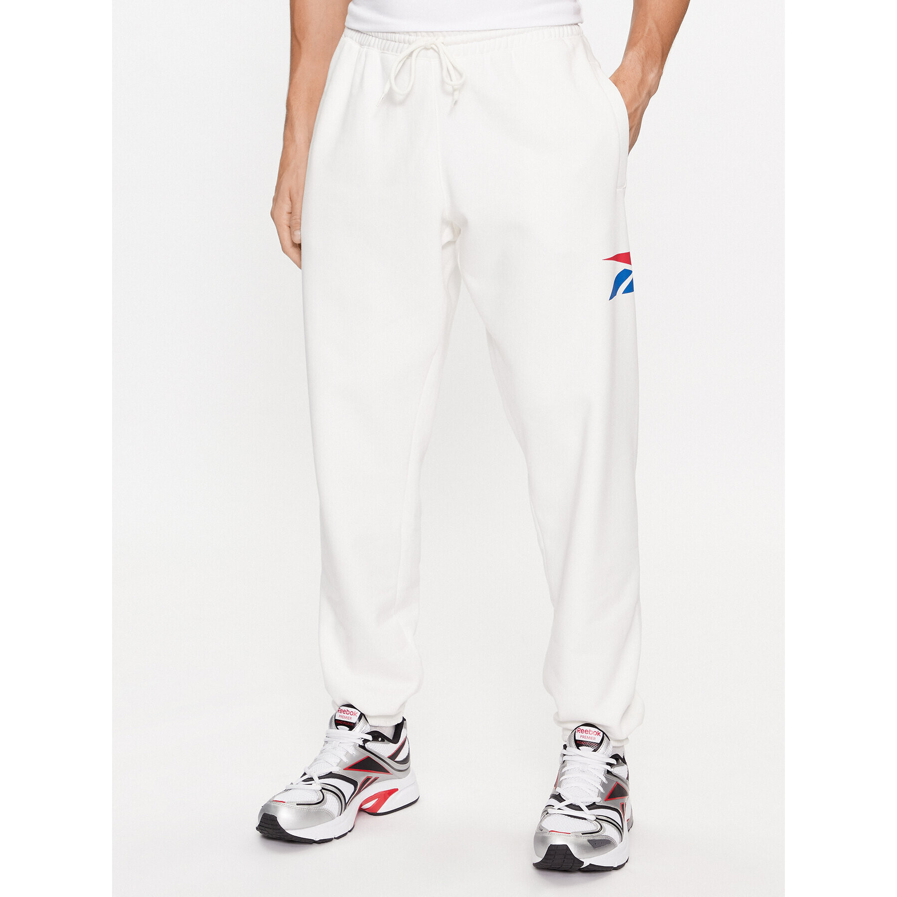 Reebok Долнище анцуг Classics Brand Proud HY7158 Бял Regular Fit - Pepit.bg