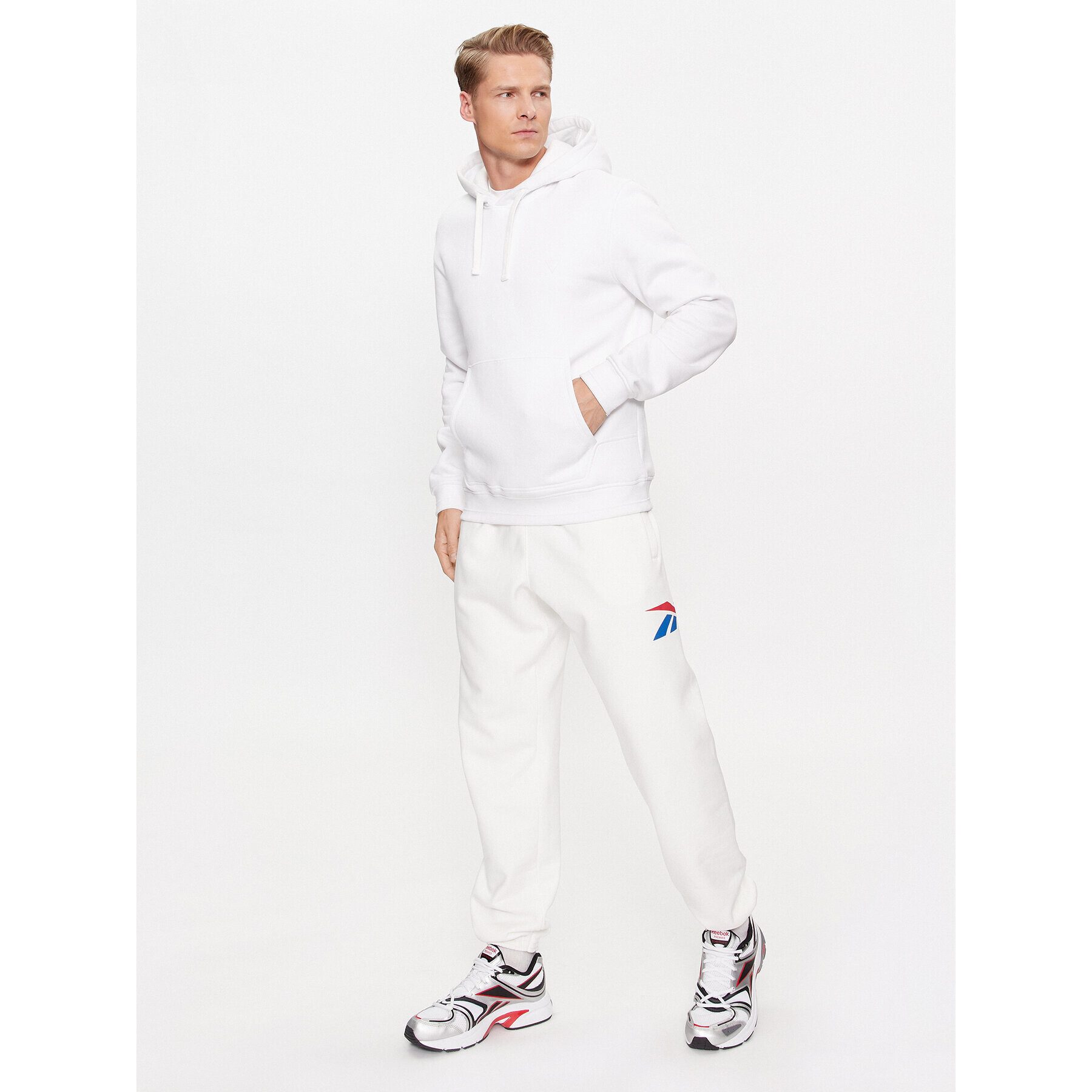 Reebok Долнище анцуг Classics Brand Proud HY7158 Бял Regular Fit - Pepit.bg