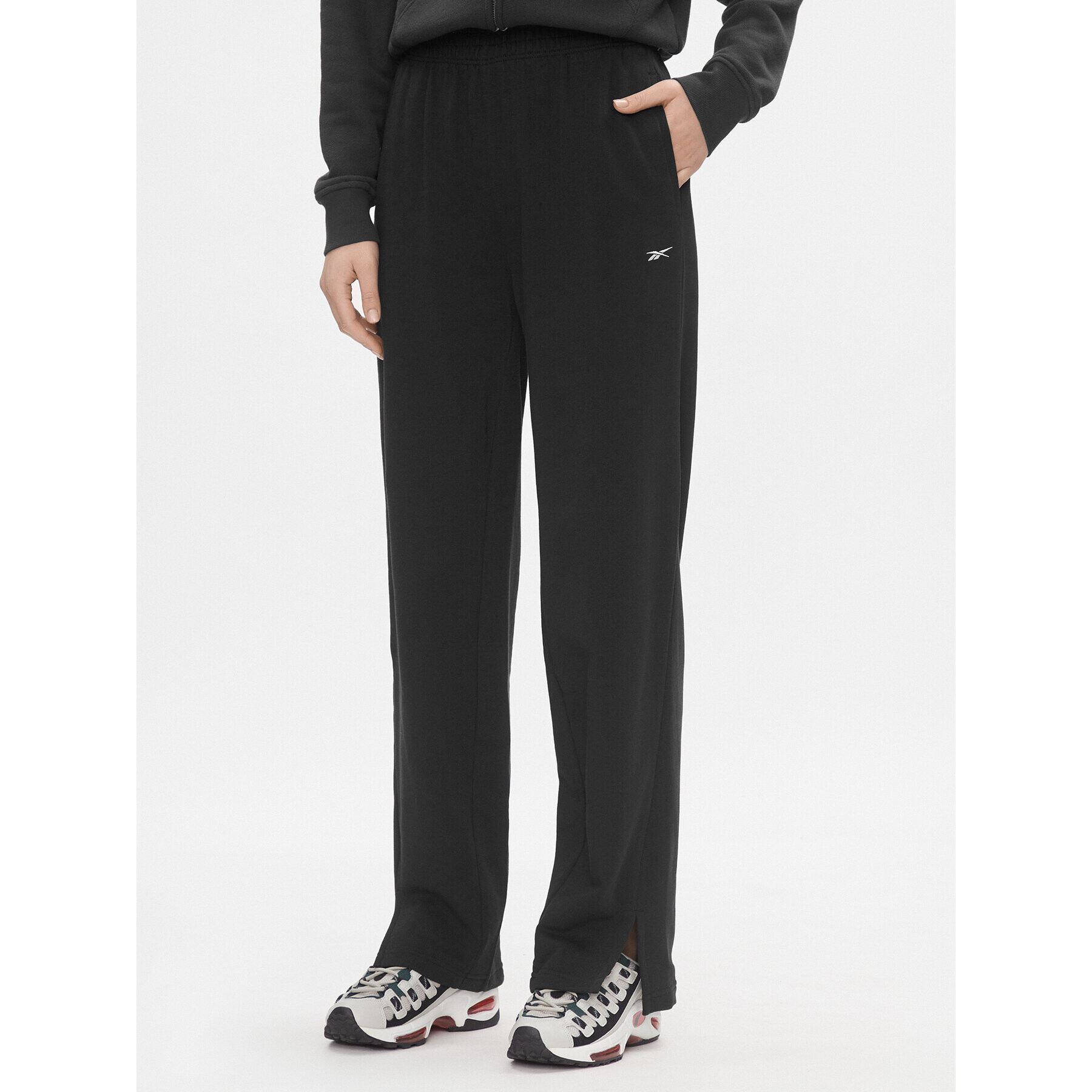 Reebok Долнище анцуг Classics IL4647 Черен Relaxed Fit - Pepit.bg