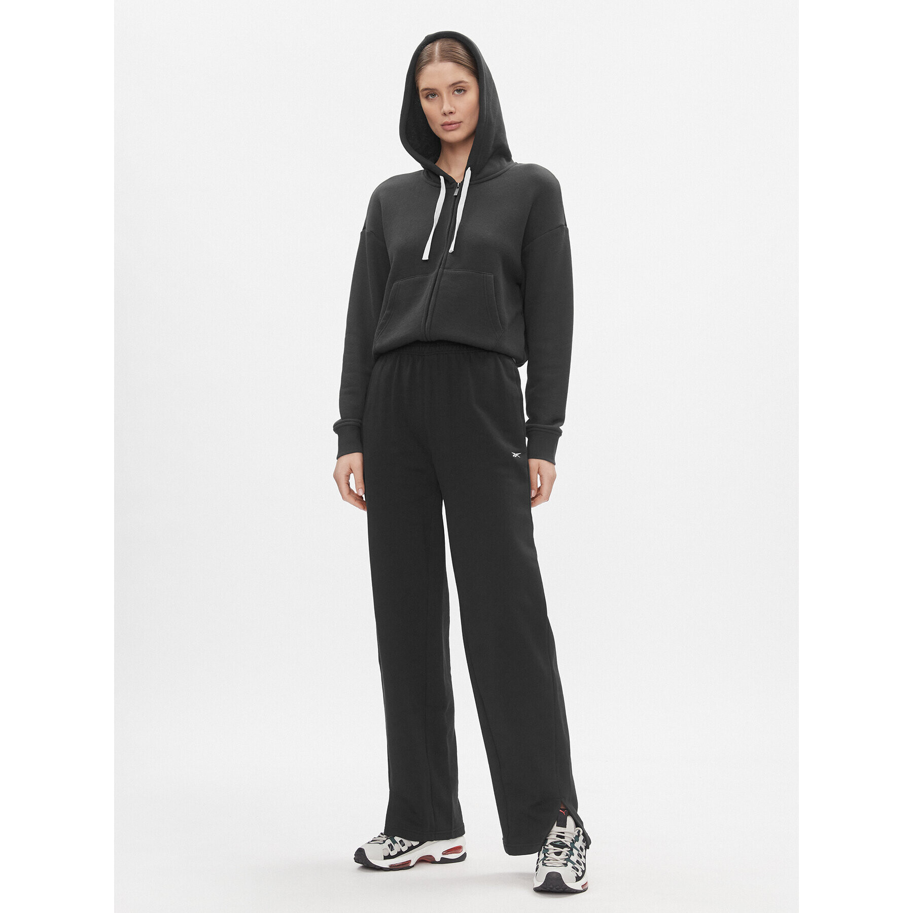 Reebok Долнище анцуг Classics IL4647 Черен Relaxed Fit - Pepit.bg