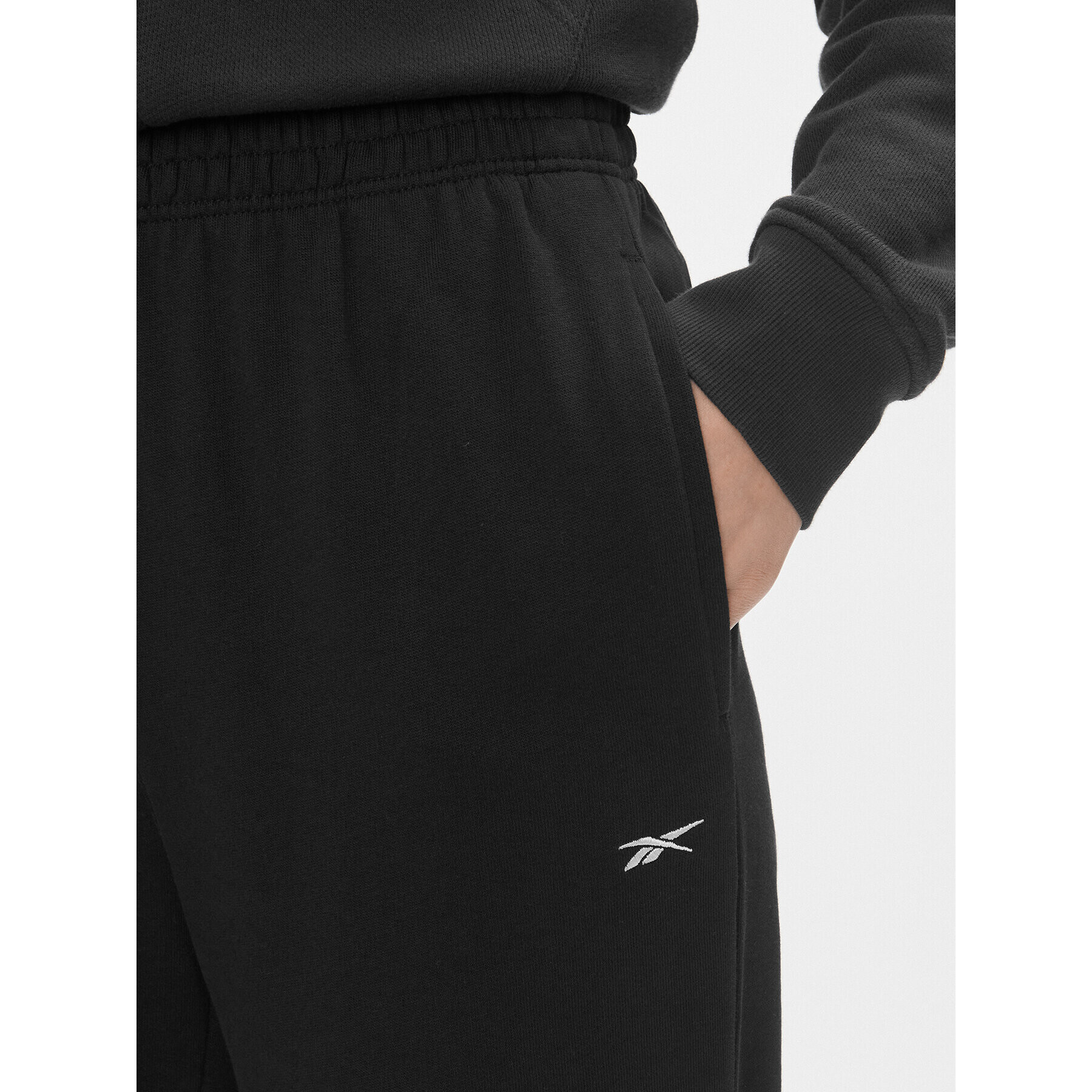 Reebok Долнище анцуг Classics IL4647 Черен Relaxed Fit - Pepit.bg