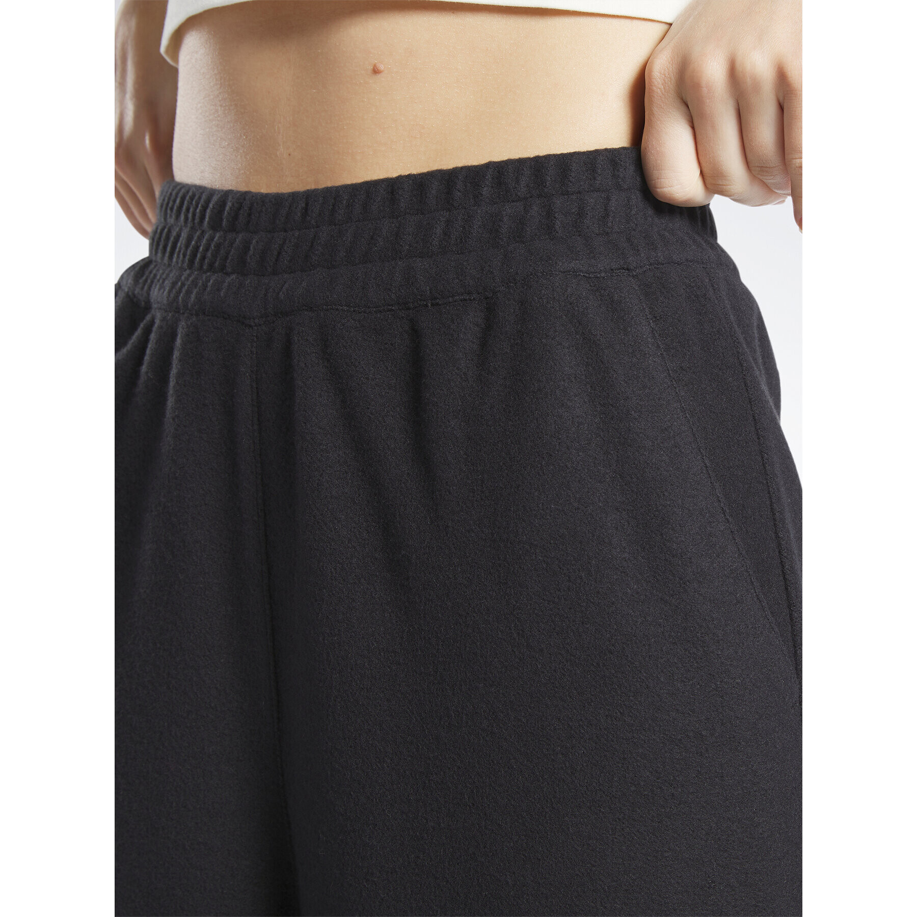 Reebok Долнище анцуг Classics Reverse HT7838 Черен Wide Leg - Pepit.bg