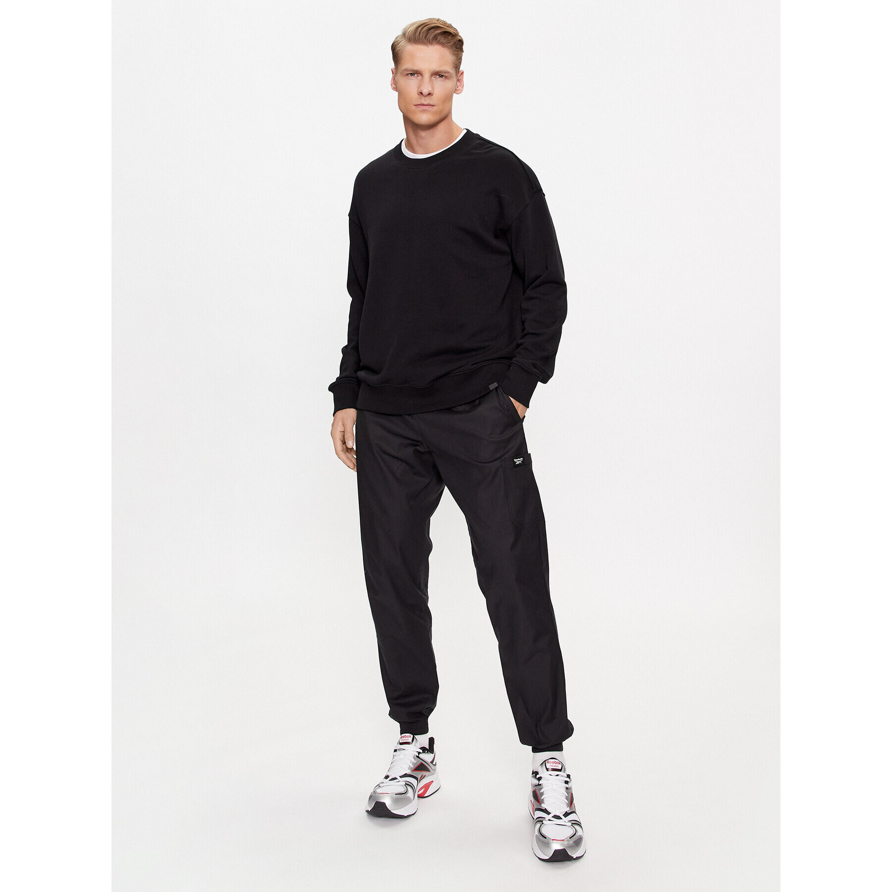 Reebok Долнище анцуг Essentials II0695 Черен Regular Fit - Pepit.bg