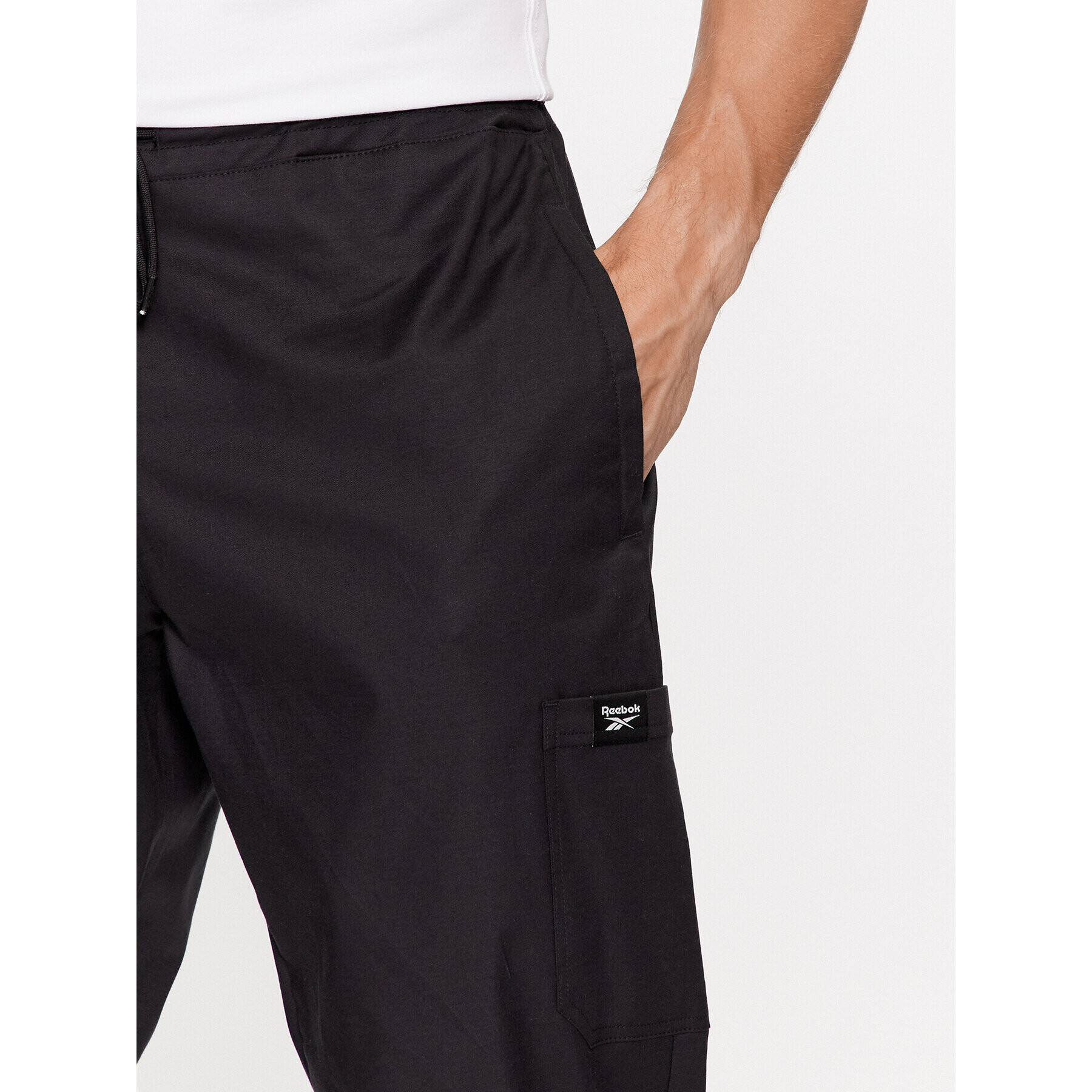 Reebok Долнище анцуг Essentials II0695 Черен Regular Fit - Pepit.bg