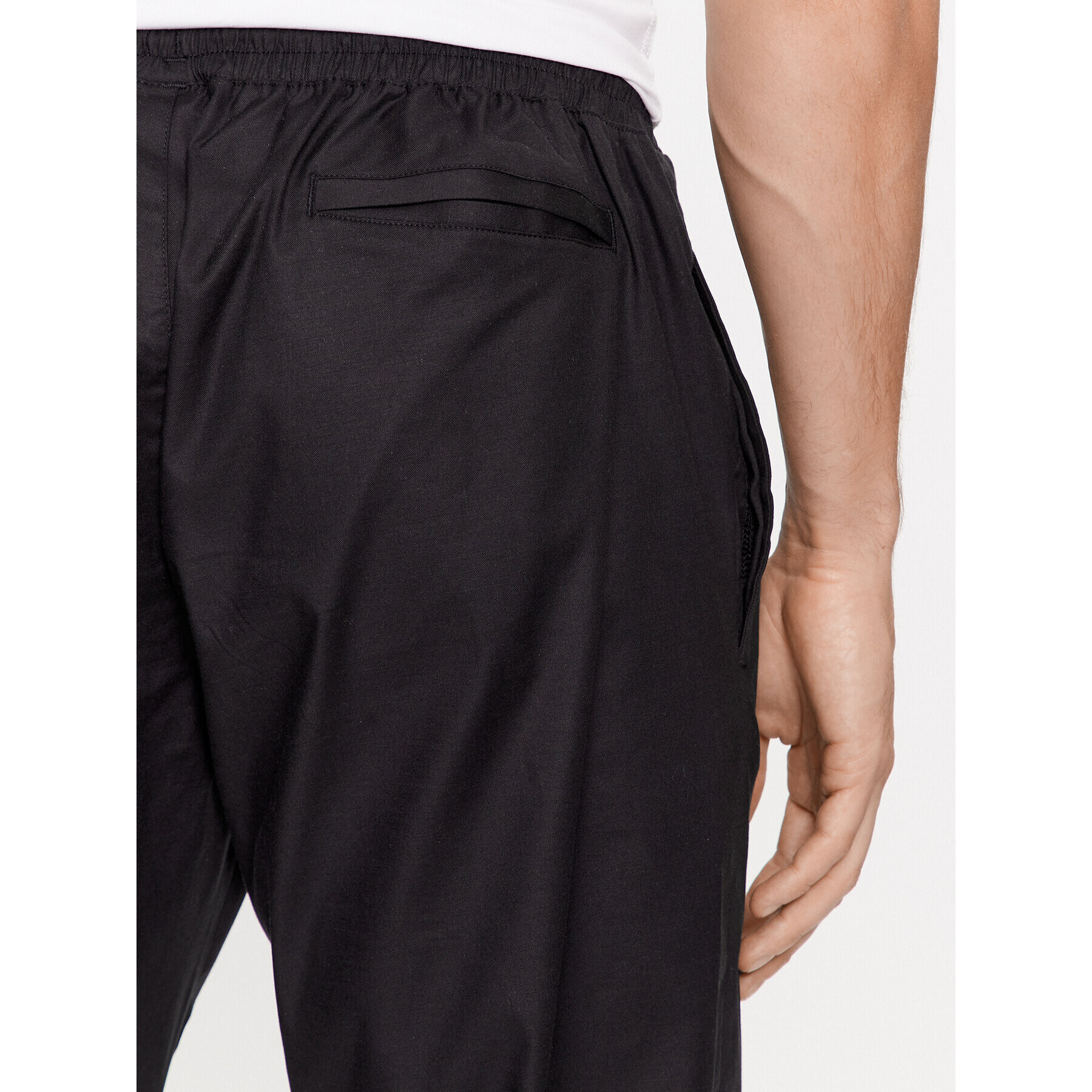 Reebok Долнище анцуг Essentials II0695 Черен Regular Fit - Pepit.bg
