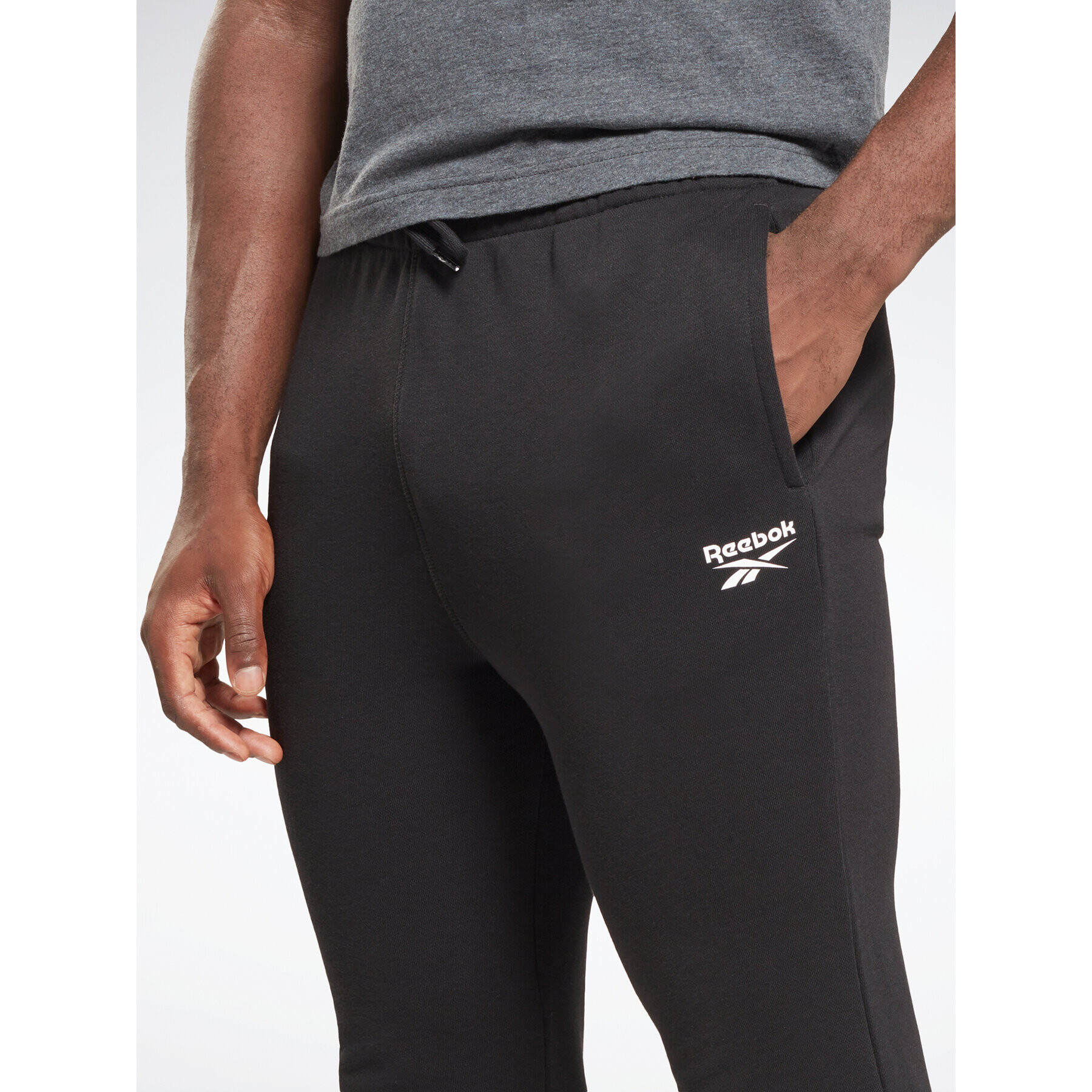 Reebok Долнище анцуг Identity French Terry Joggers HS7376 Черен Regular Fit - Pepit.bg