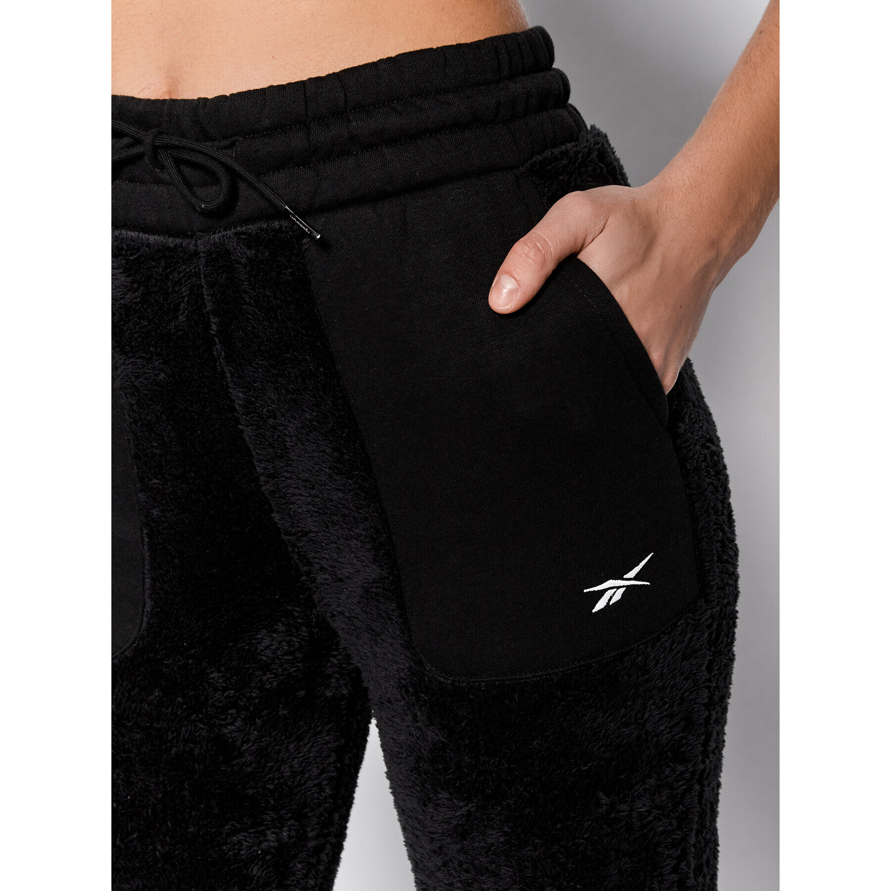 Reebok Долнище анцуг MYT Cozy GS9363 Черен Regular Fit - Pepit.bg