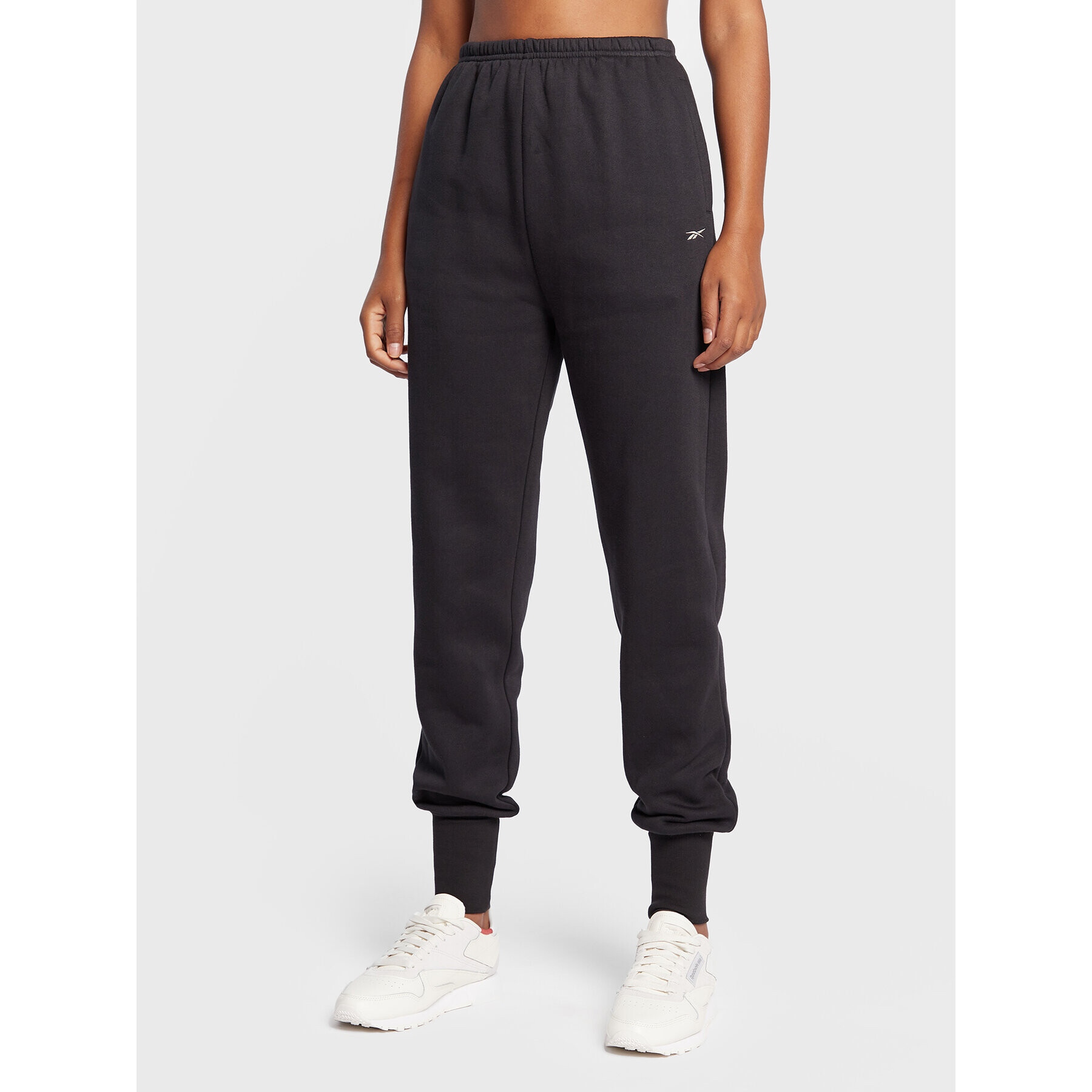 Reebok Долнище анцуг Classics HH9669 Черен Slim Fit - Pepit.bg