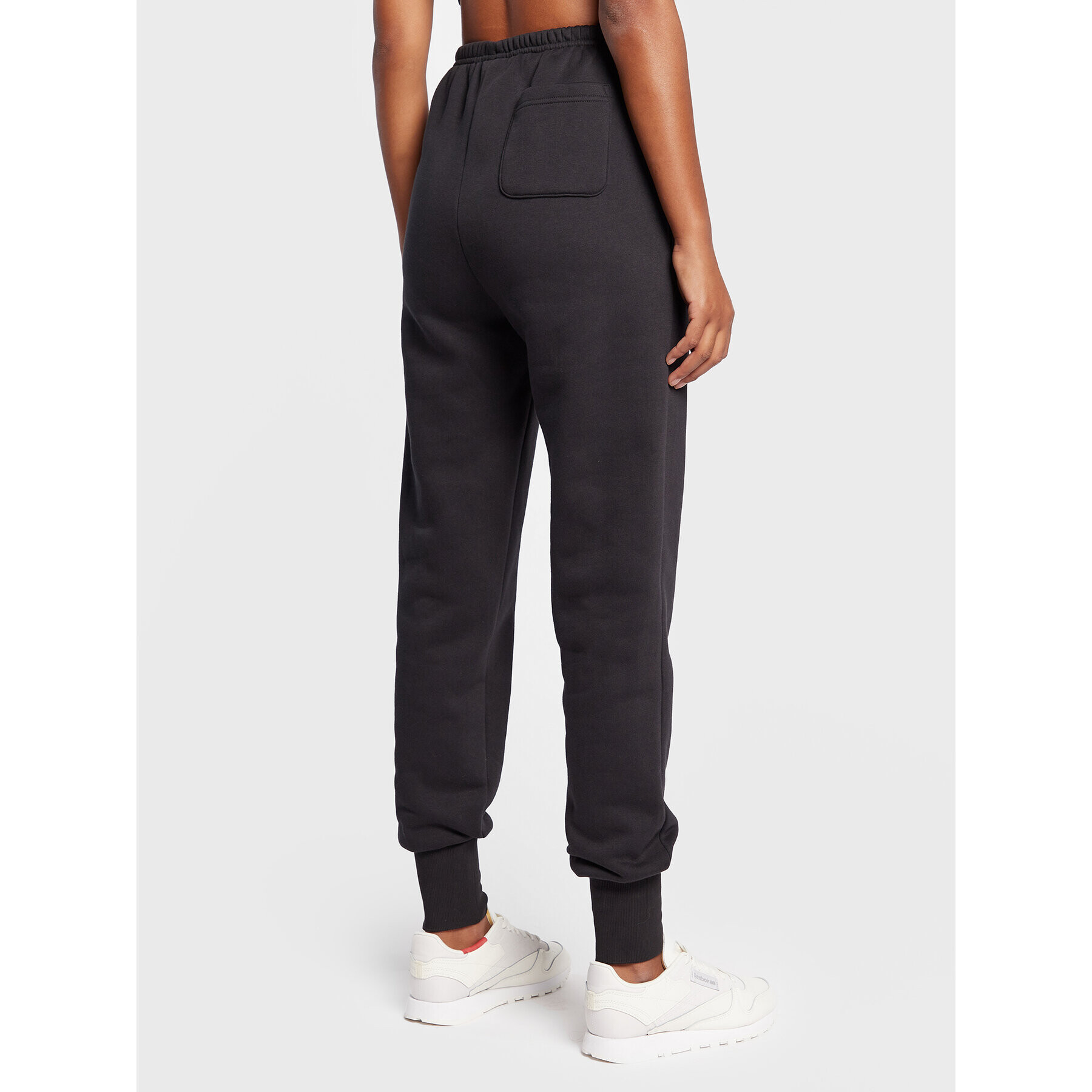 Reebok Долнище анцуг Classics HH9669 Черен Slim Fit - Pepit.bg