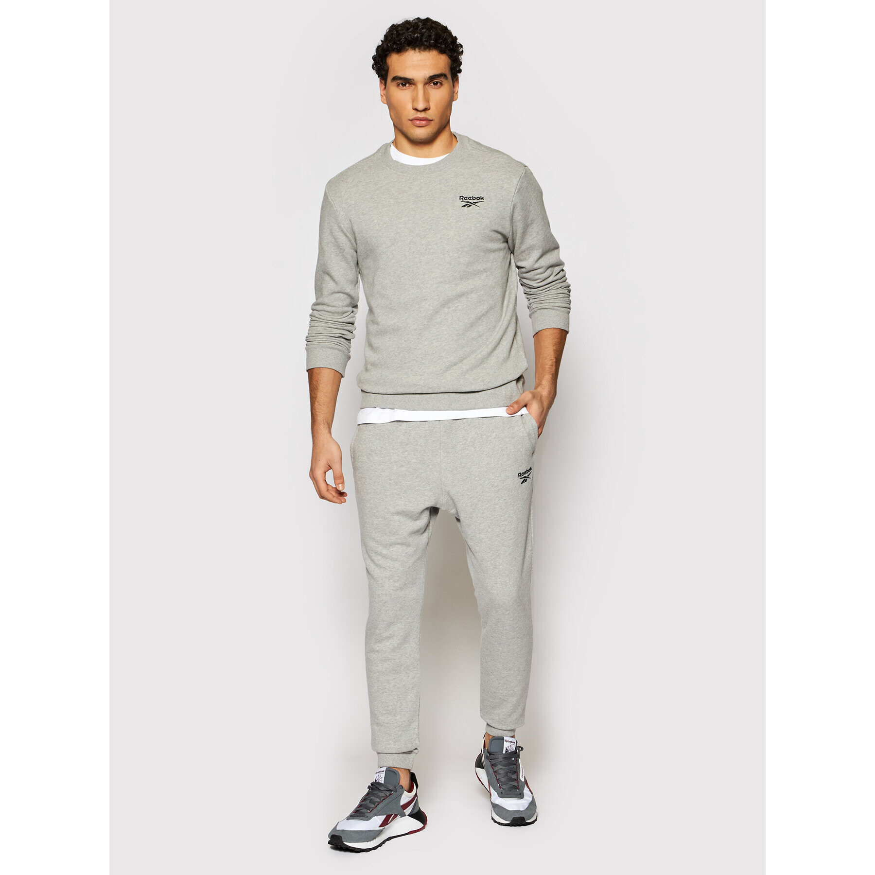 Reebok Долнище анцуг Identity GJ0633 Сив Regular Fit - Pepit.bg