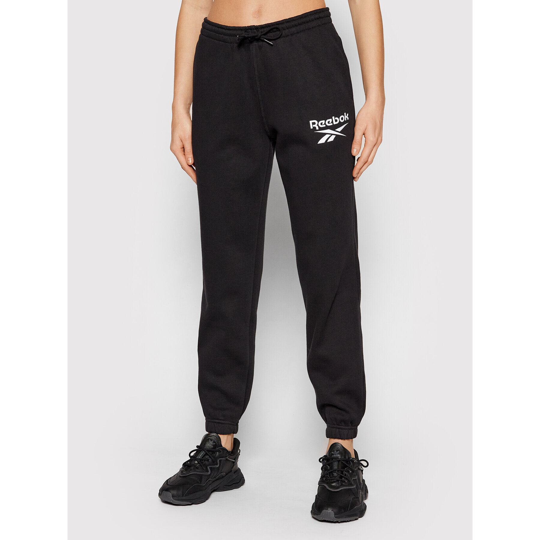 Reebok Долнище анцуг Identity Logo GR9400 Черен Regular Fit - Pepit.bg