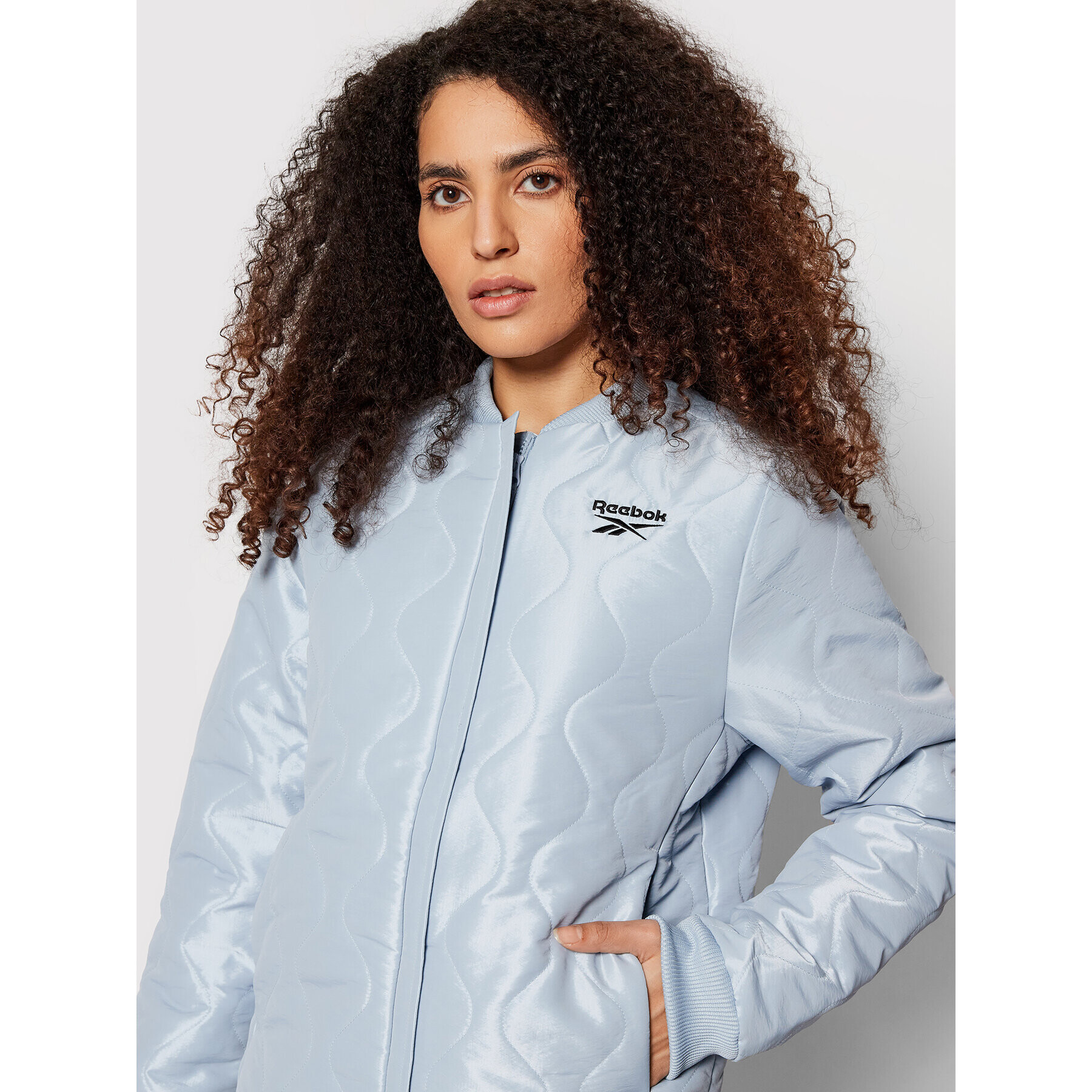 Reebok Яке бомбър Outwear Core GR8934 Син Regular Fit - Pepit.bg