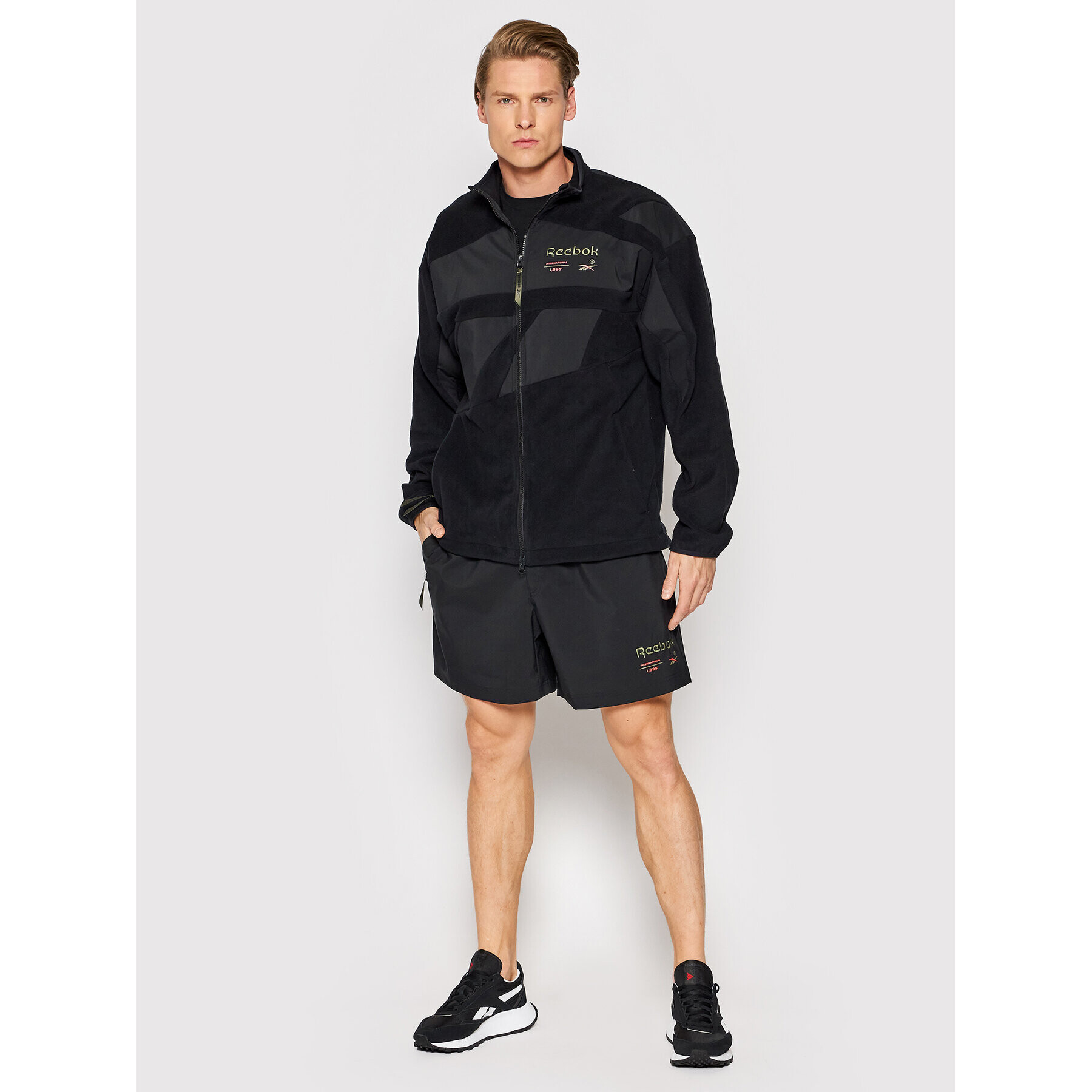 Reebok Полар Classics Vector HB5956 Черен Regular Fit - Pepit.bg