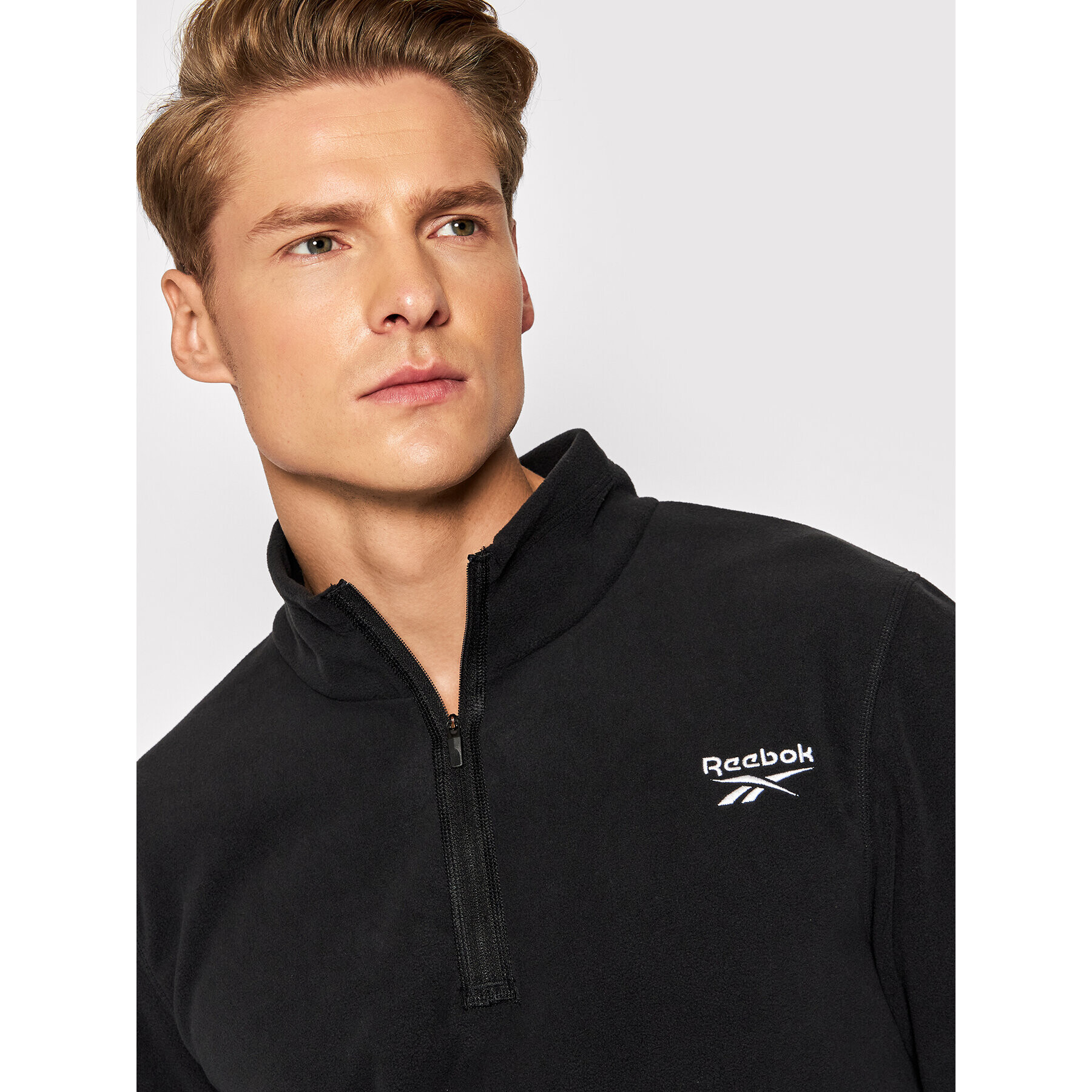 Reebok Полар Outerwear GR8959 Черен Slim Fit - Pepit.bg
