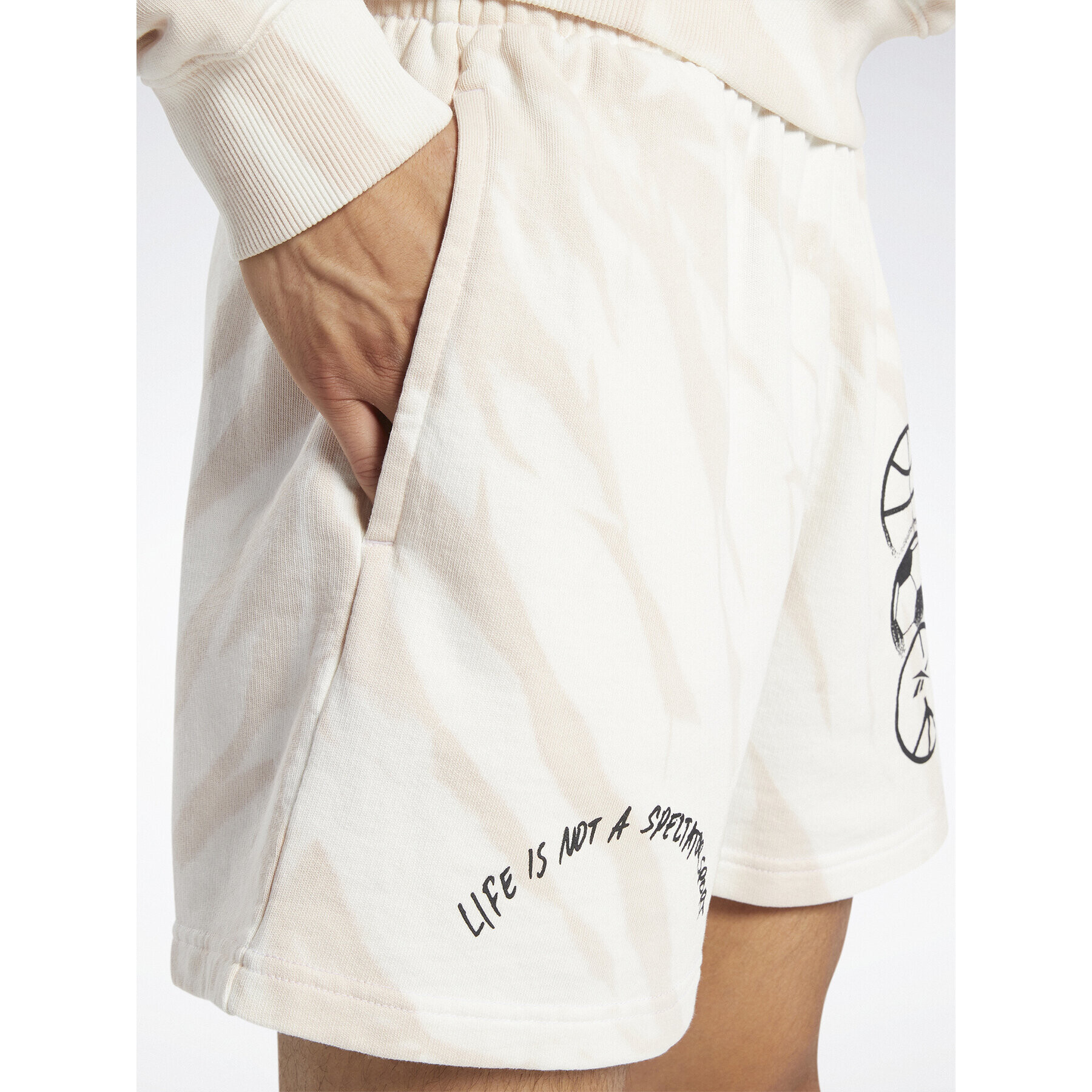 Reebok Спортни шорти Classics Block Party Shorts HT8180 Бял - Pepit.bg