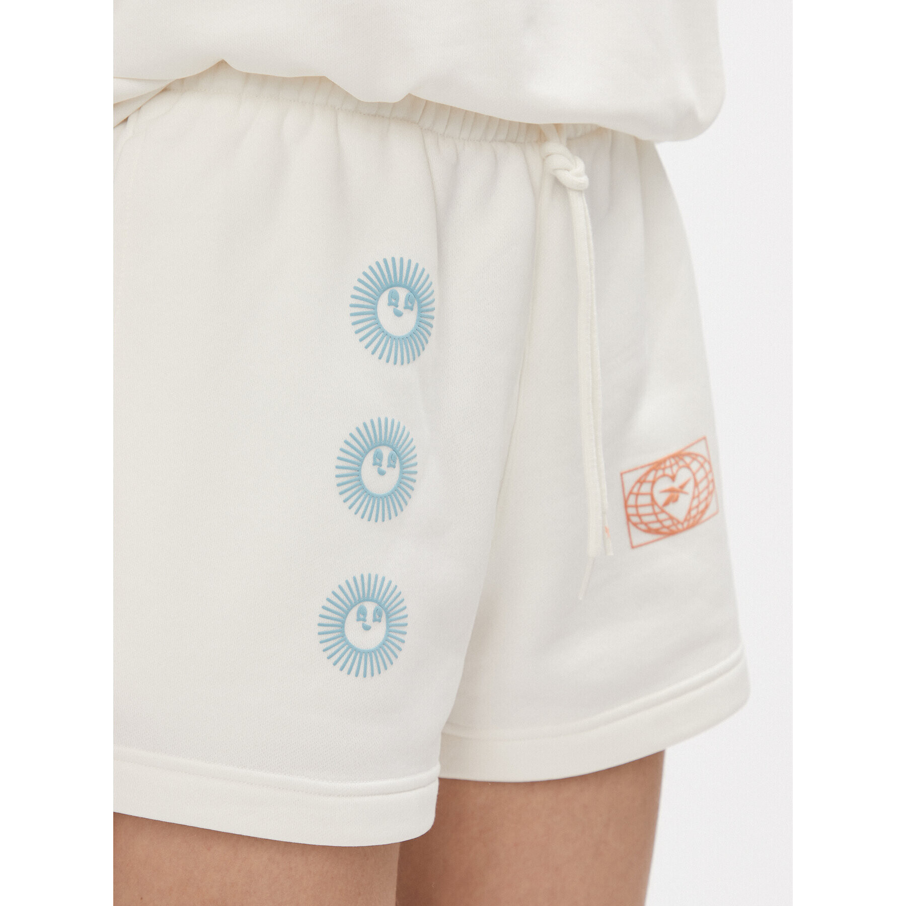 Reebok Спортни шорти Classics Good Vibes Shorts HT6119 Бял - Pepit.bg
