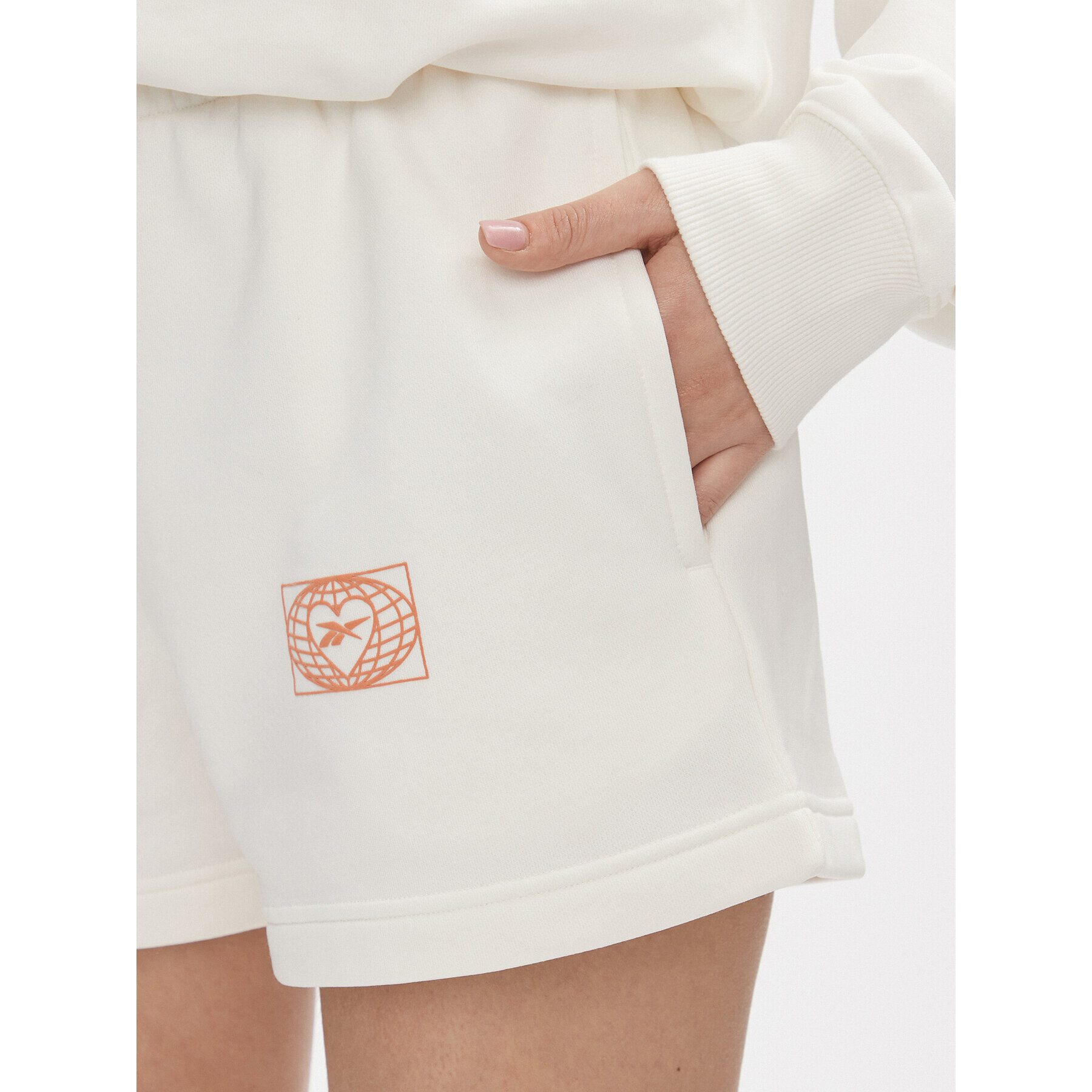 Reebok Спортни шорти Classics Good Vibes Shorts HT6119 Бял - Pepit.bg