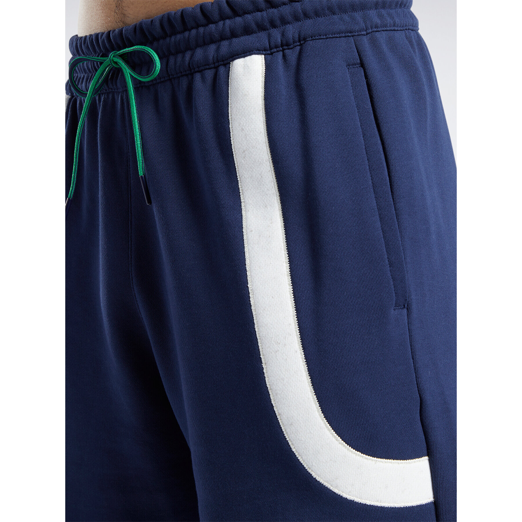 Reebok Спортни шорти Classics Varsity Shorts HS9180 Син - Pepit.bg