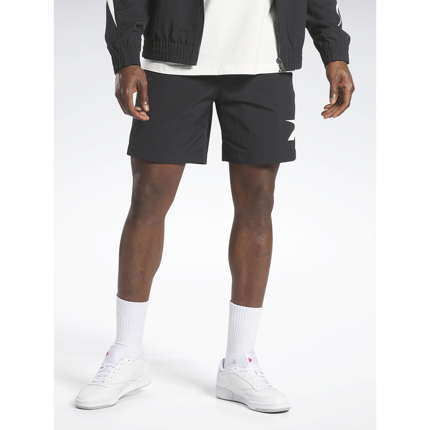 Reebok Спортни шорти Classics Vector Woven Shorts IA2516 Черен - Pepit.bg