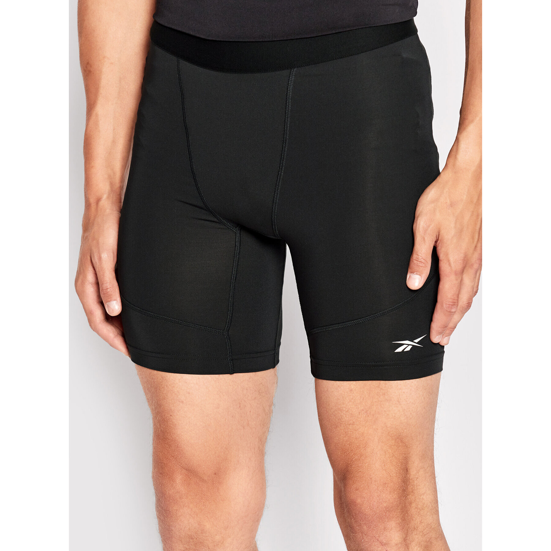 Reebok Спортни шорти Compression HG6380 Черен Slim Fit - Pepit.bg