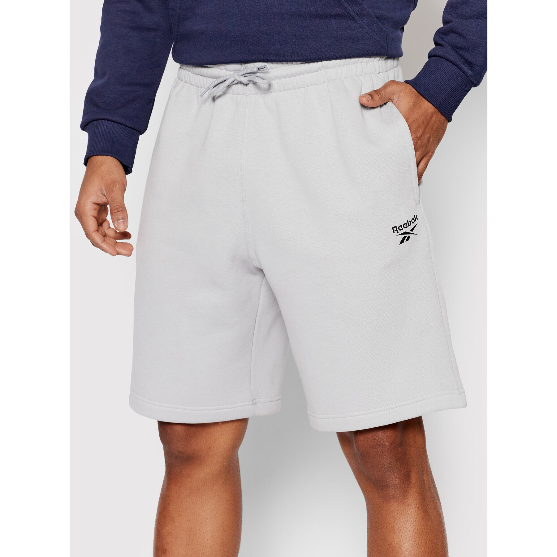 Reebok Спортни шорти HG4454 Сив Regular Fit - Pepit.bg
