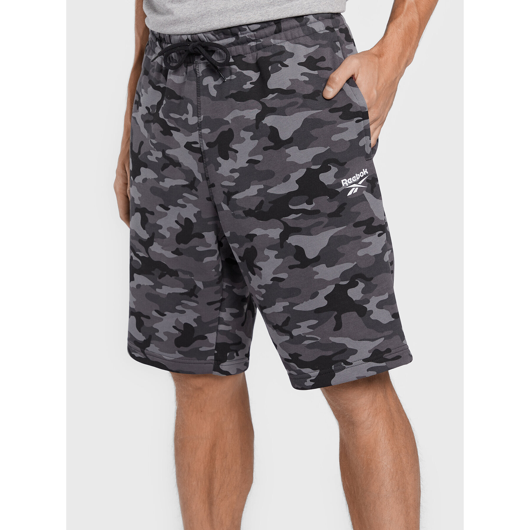 Reebok Спортни шорти Identity Camo HM7255 Сив Classic Fit - Pepit.bg