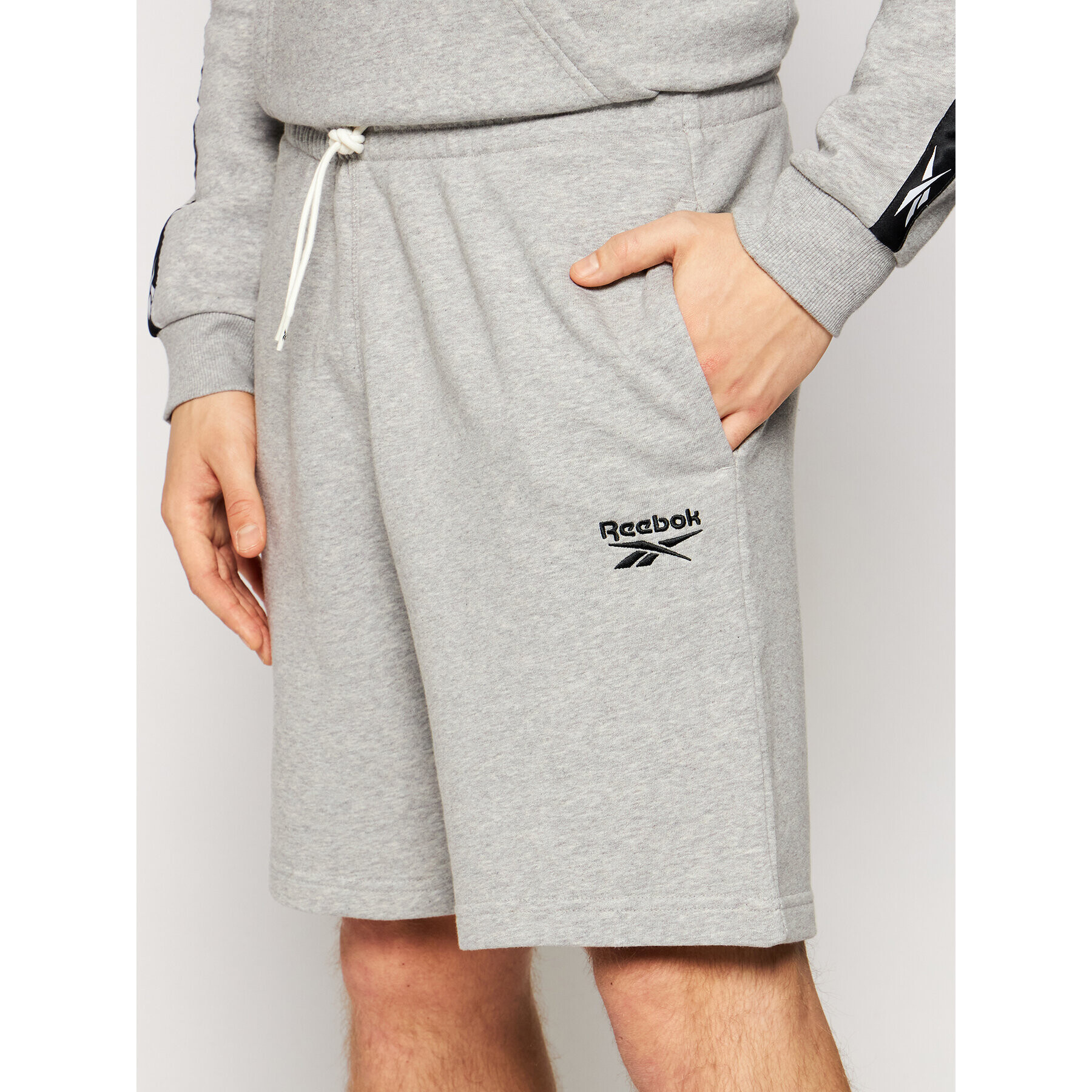 Reebok Спортни шорти Identity GJ0557 Сив Regular Fit - Pepit.bg