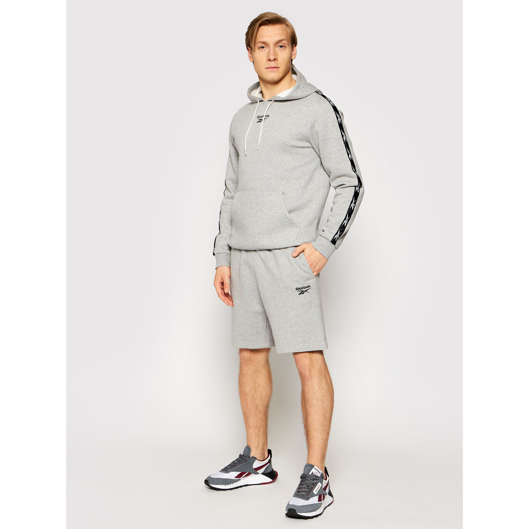 Reebok Спортни шорти Identity GJ0557 Сив Regular Fit - Pepit.bg