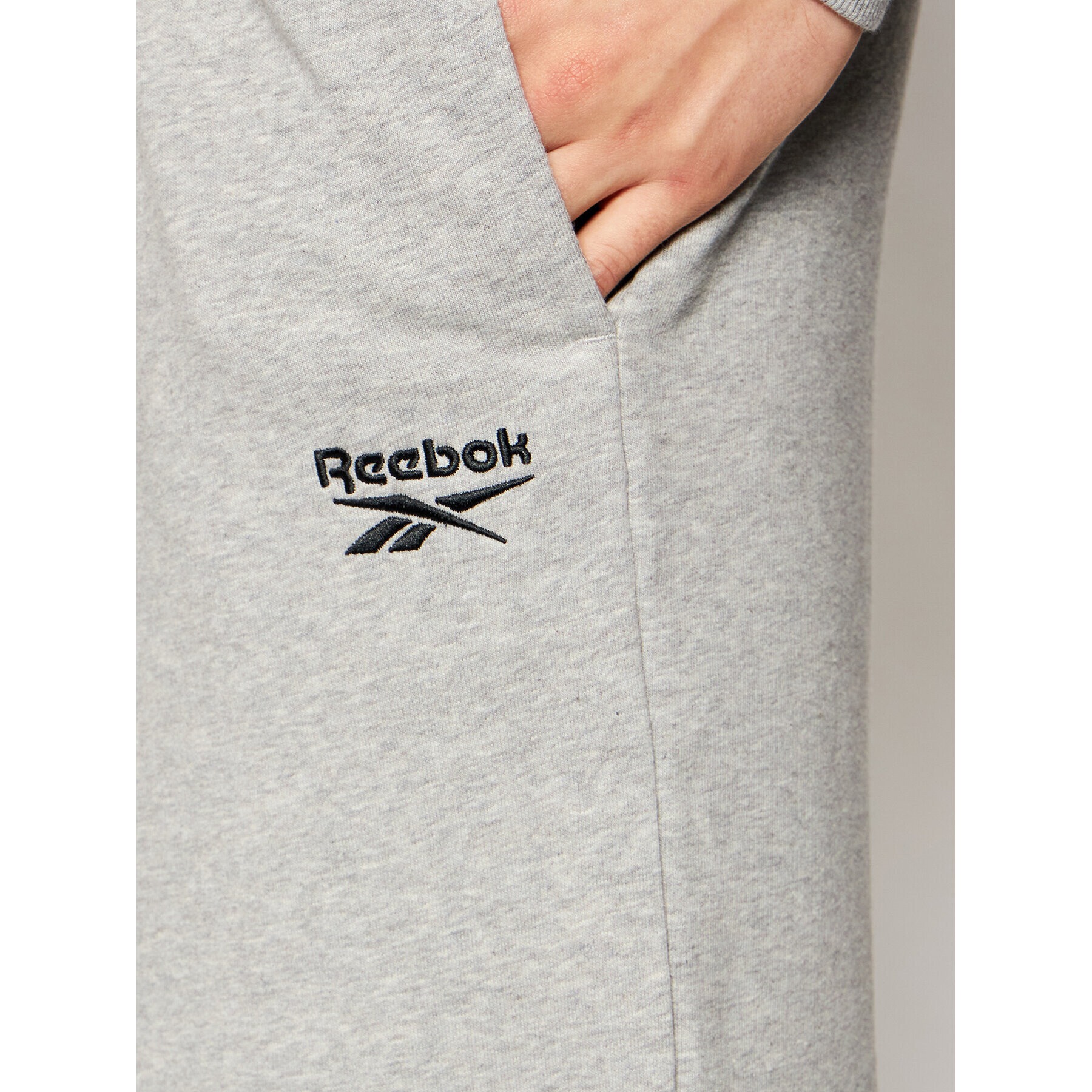 Reebok Спортни шорти Identity GJ0557 Сив Regular Fit - Pepit.bg