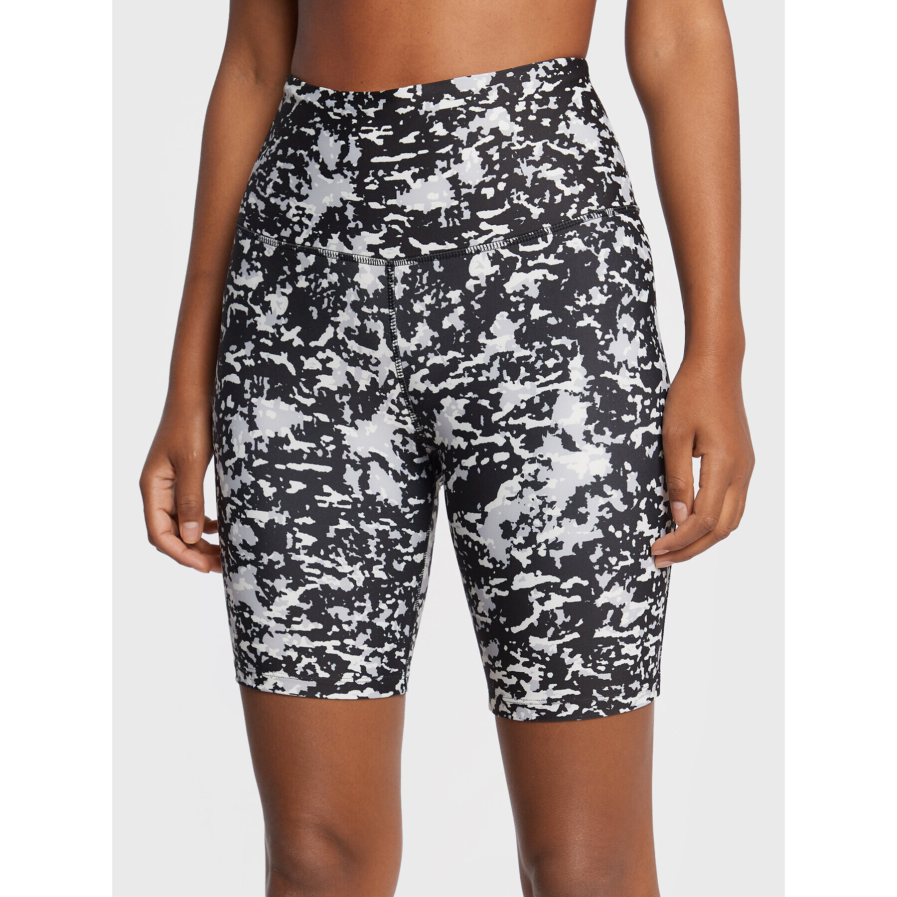 Reebok Спортни шорти Modern Safari HM1335 Черен Slim Fit - Pepit.bg