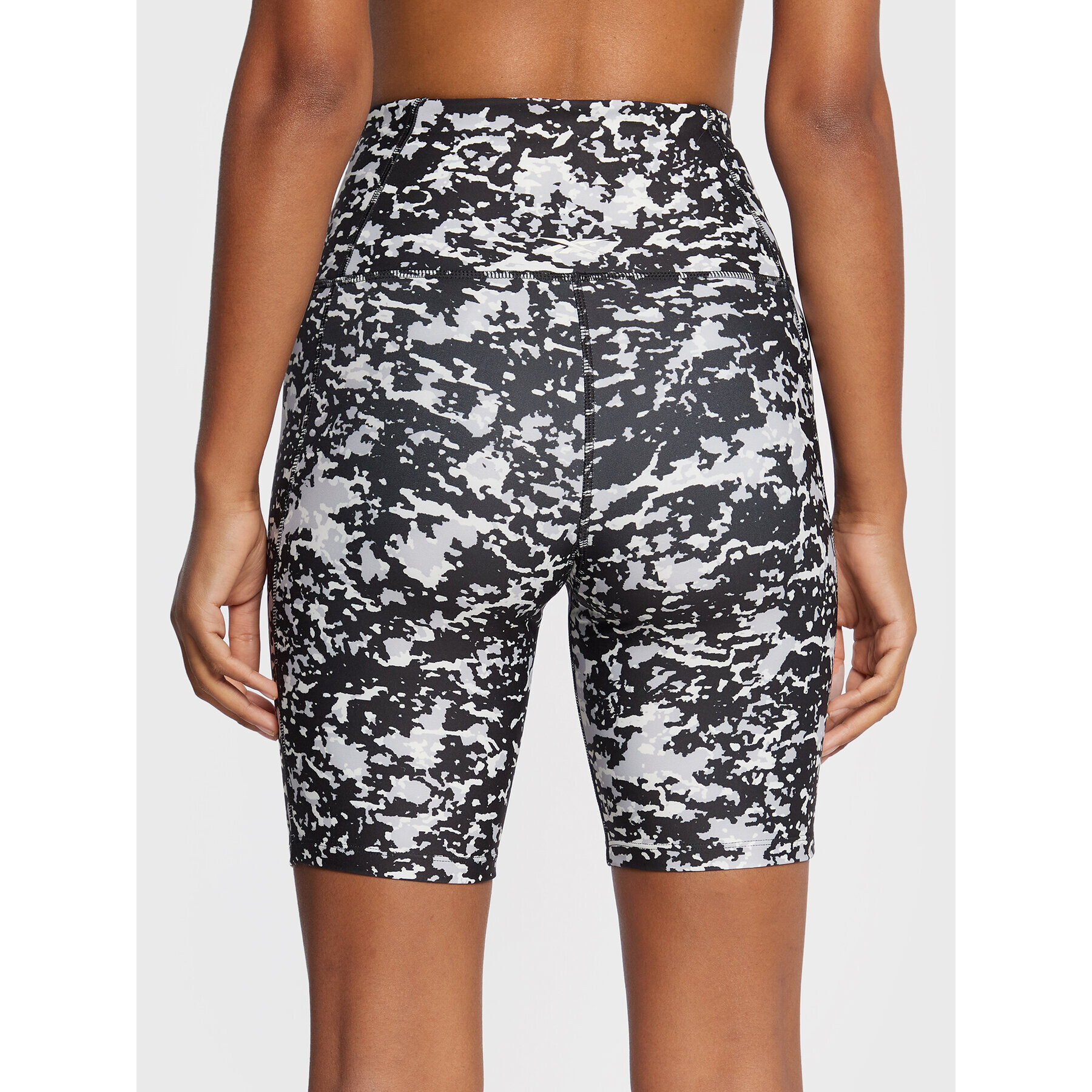 Reebok Спортни шорти Modern Safari HM1335 Черен Slim Fit - Pepit.bg