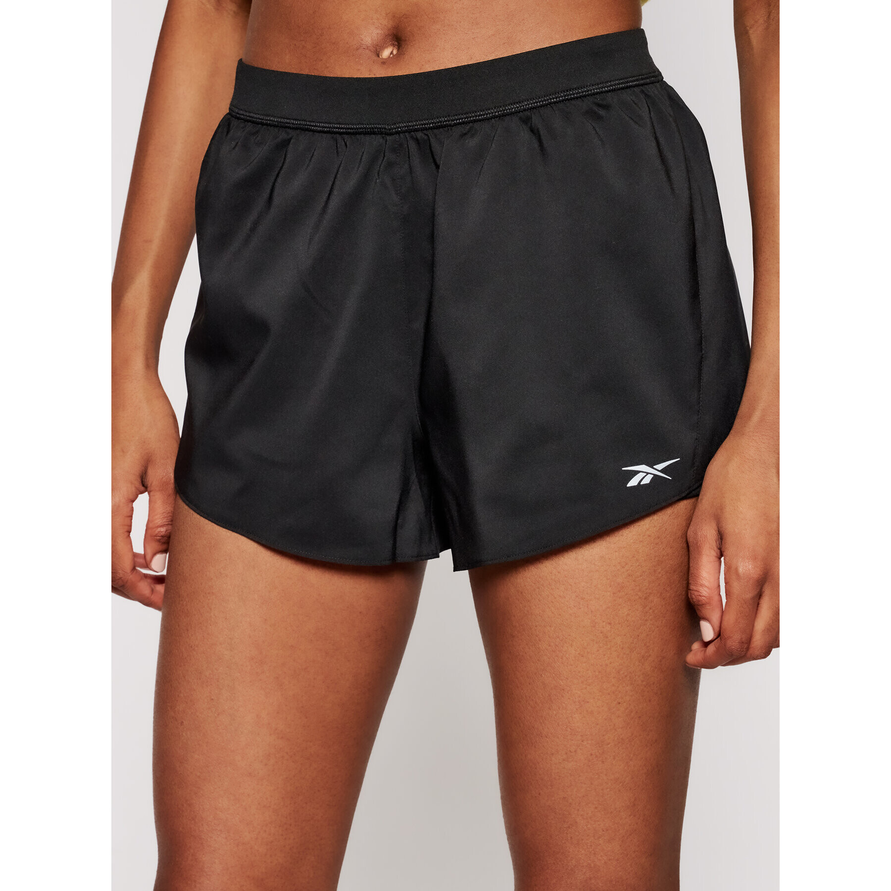 Reebok Спортни шорти Running Essentials FT1018 Черен Regular Fit - Pepit.bg