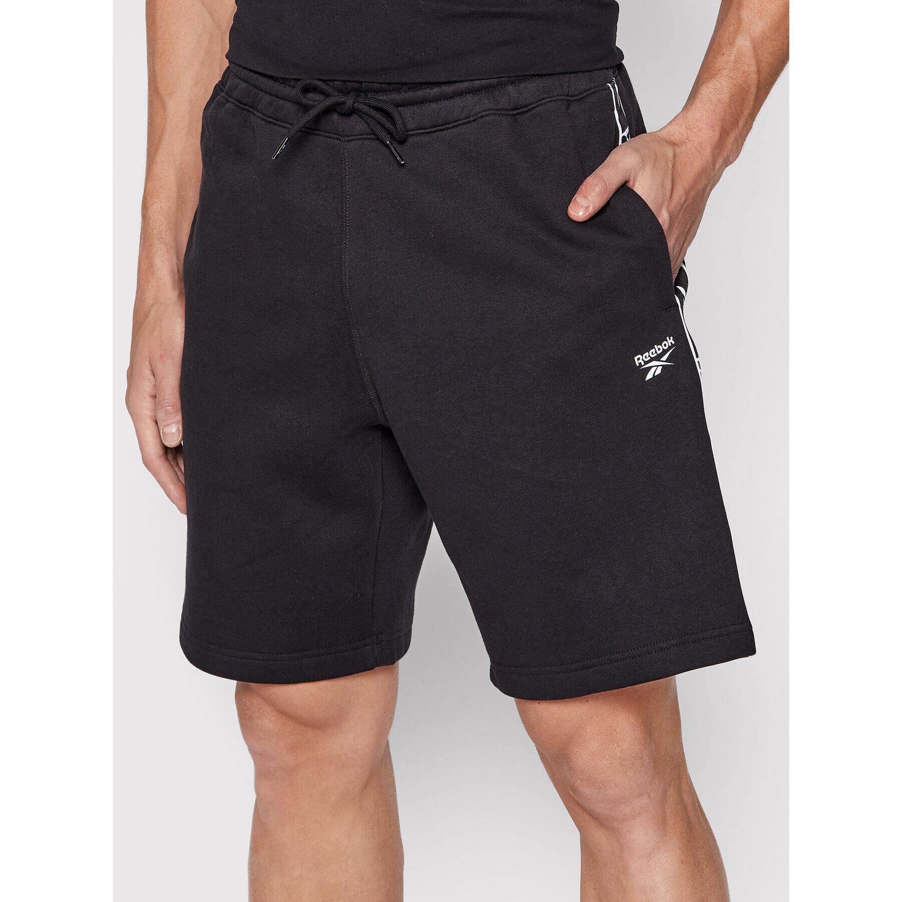 Reebok Спортни шорти Identity Tape HB5979 Черен Regular Fit - Pepit.bg