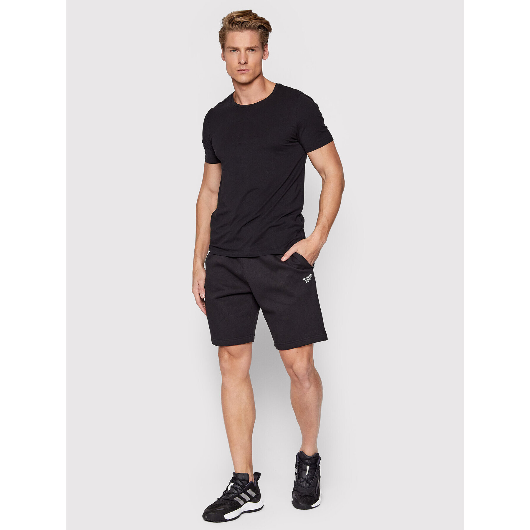 Reebok Спортни шорти Identity Tape HB5979 Черен Regular Fit - Pepit.bg