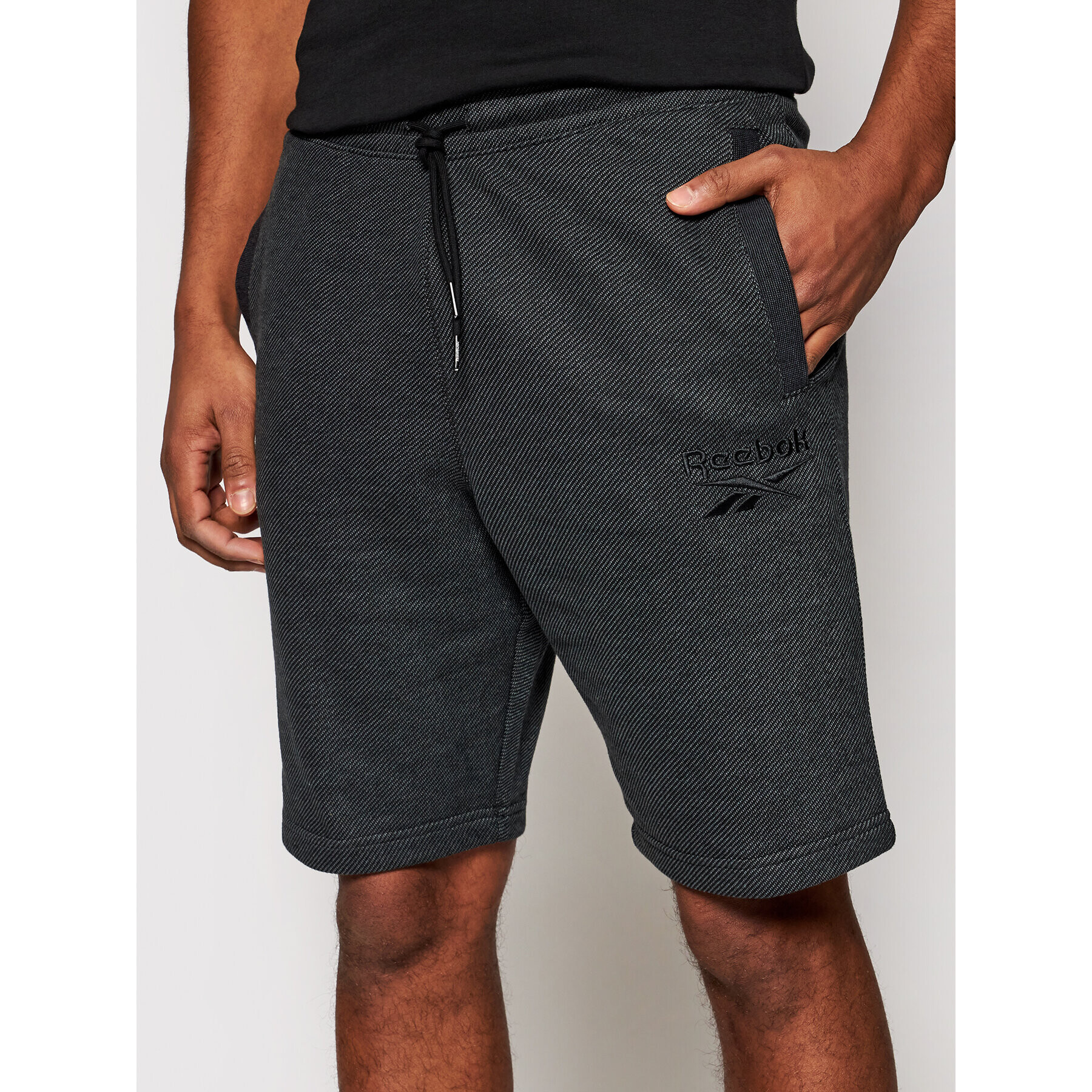 Reebok Спортни шорти Training Essentials GI9417 Сив Regular Fit - Pepit.bg
