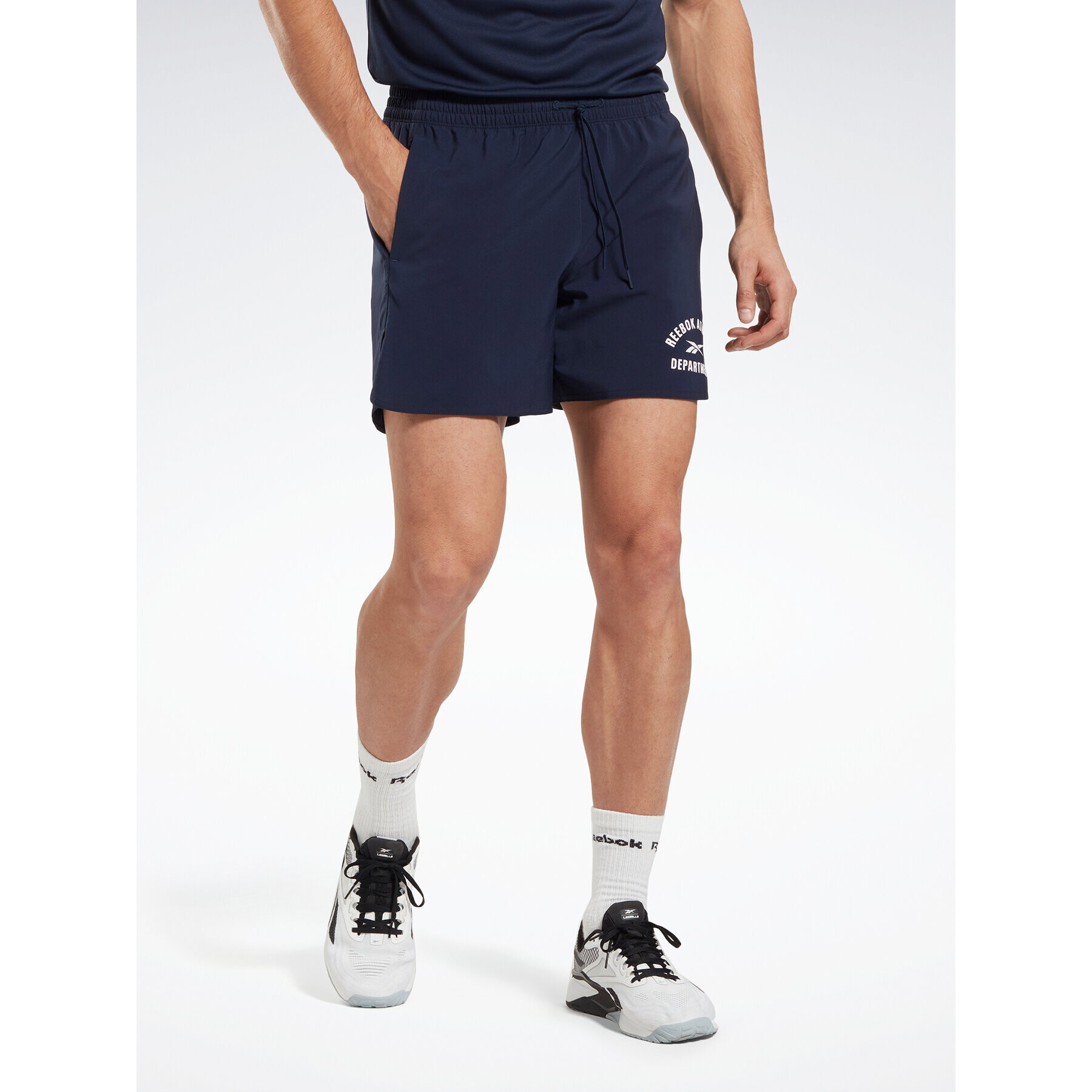 Reebok Спортни шорти Training Graphic Woven Shorts HT3704 Син - Pepit.bg