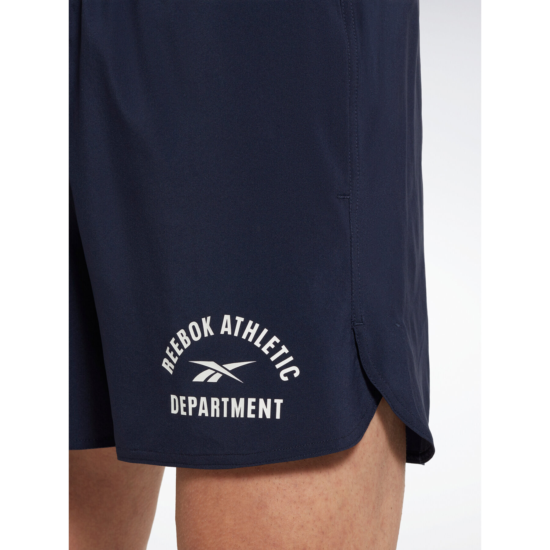 Reebok Спортни шорти Training Graphic Woven Shorts HT3704 Син - Pepit.bg
